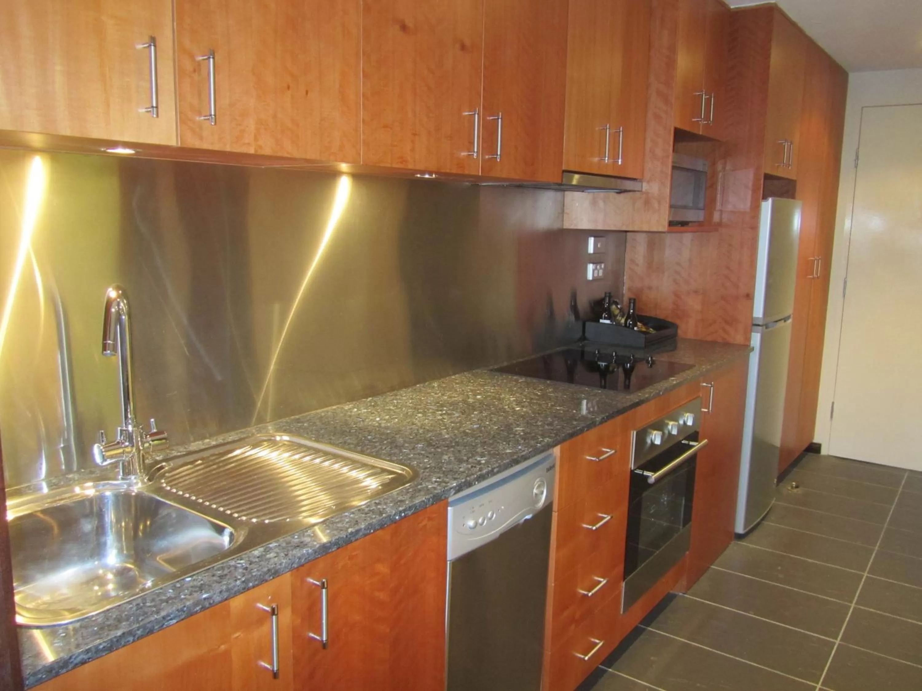 Kitchen or kitchenette in Best Western Plus Goulburn