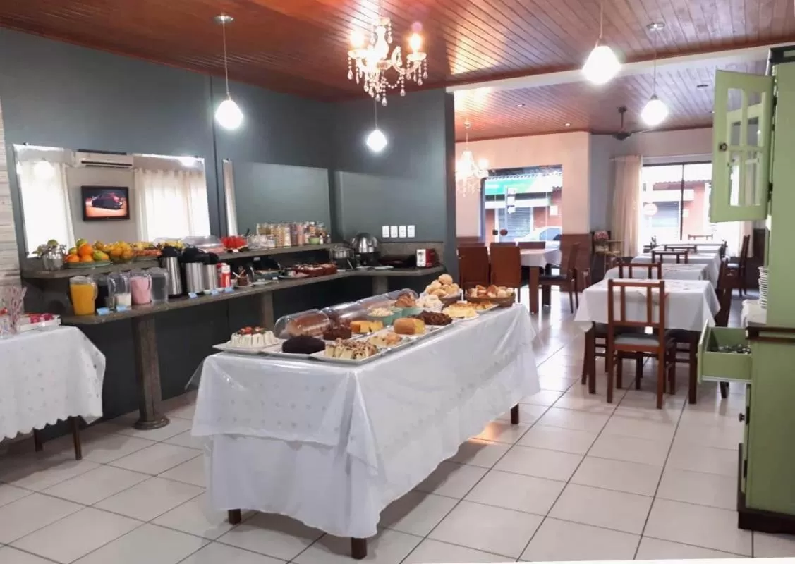 Buffet breakfast, Restaurant/Places to Eat in Hotel Cambirela