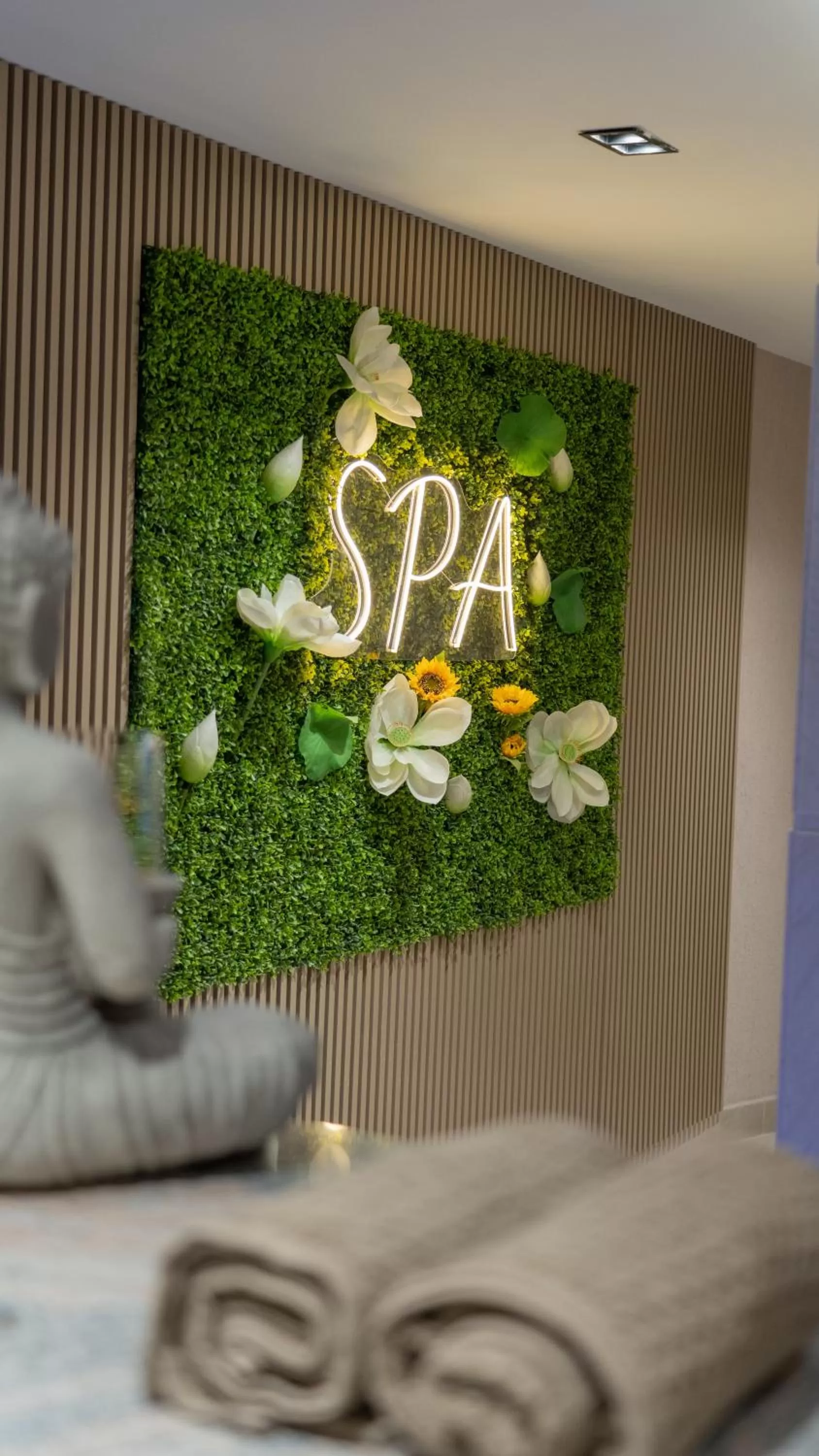 Massage in Doanesia Premium Hotel & Spa