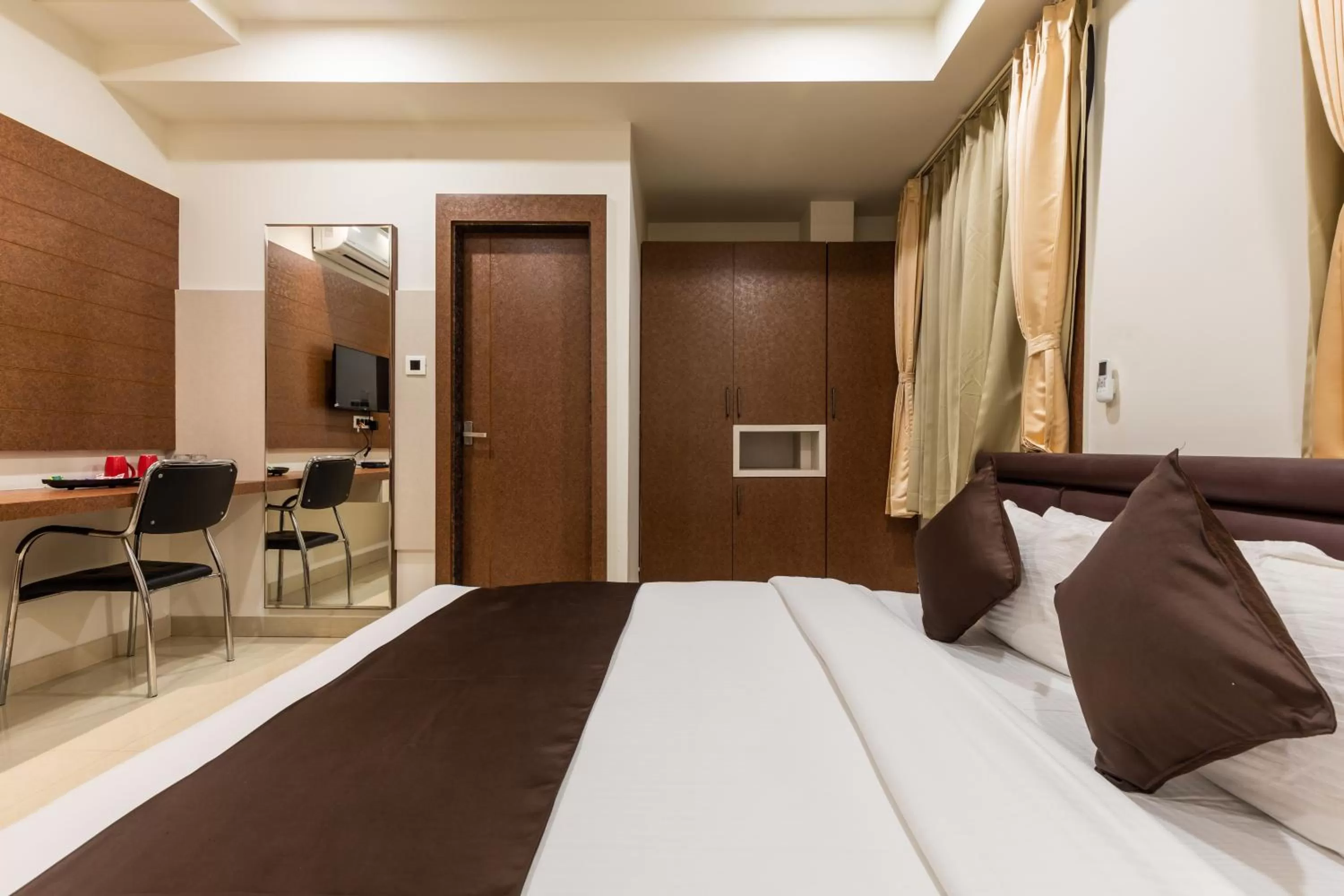 Bed in The Grand Shaurya