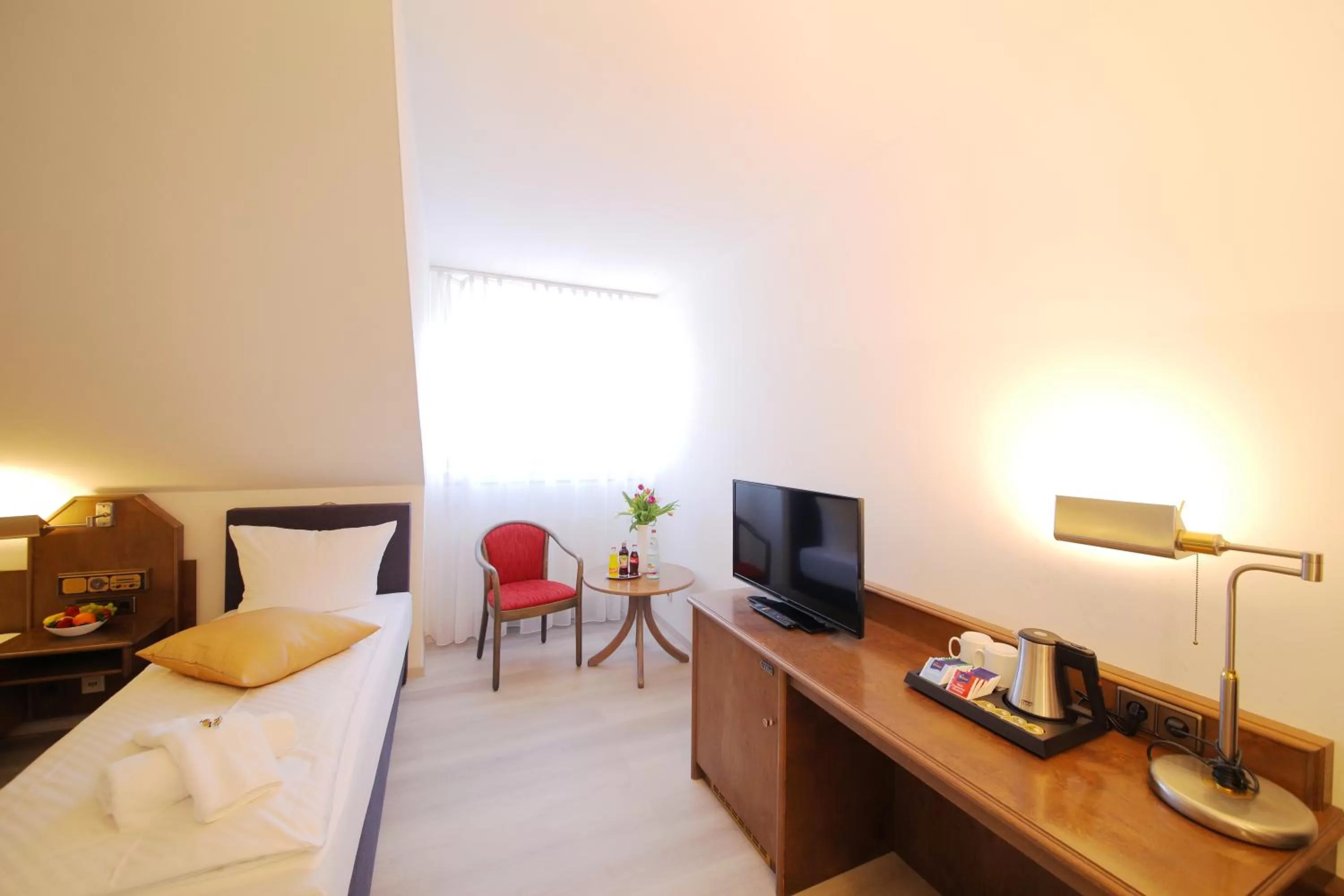 TV/Entertainment Center in Hotel Kick