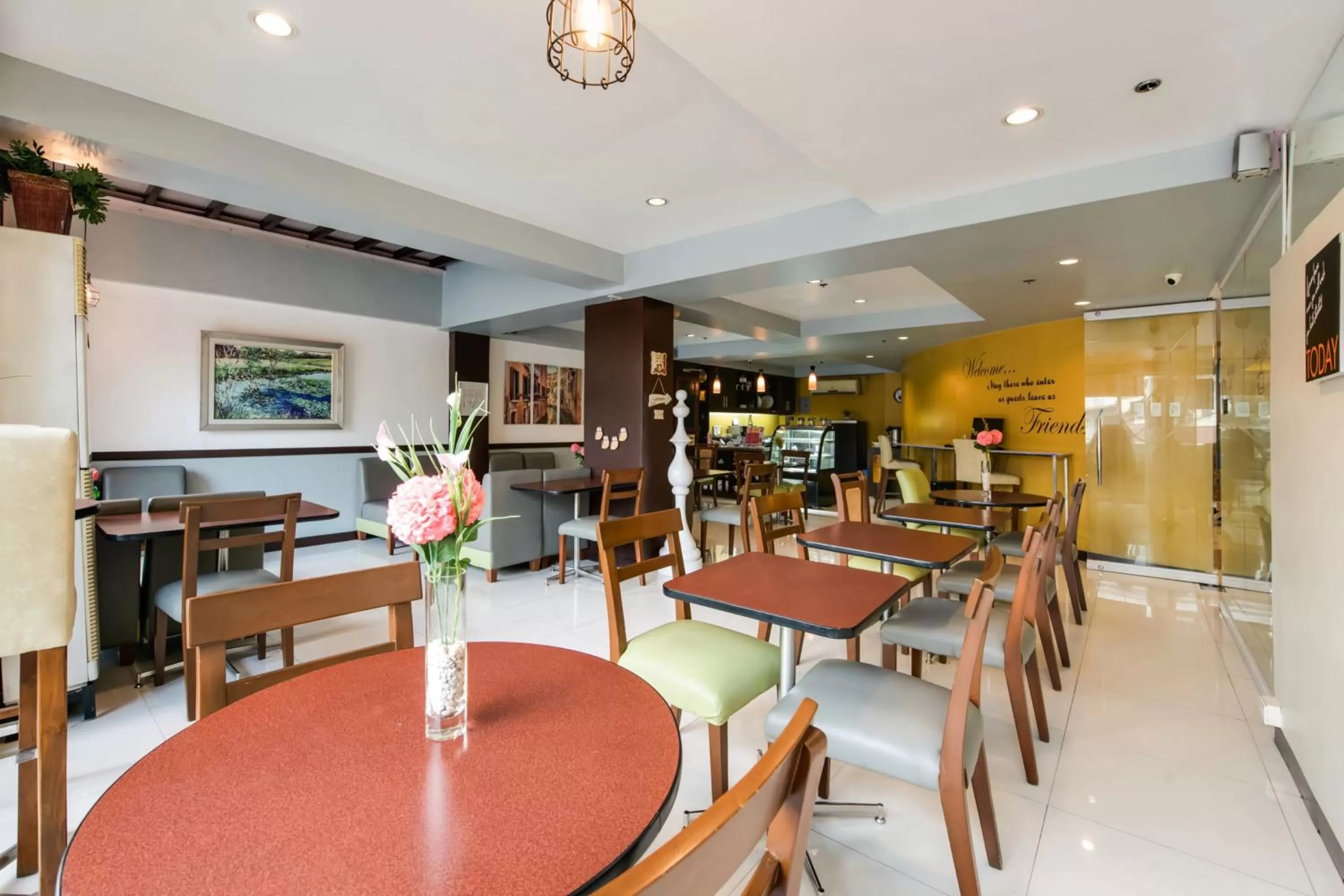 Restaurant/places to eat in Festive Hotel Makati