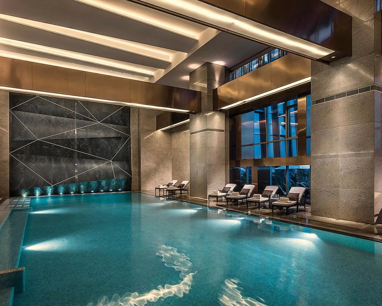 Swimming pool in Four Seasons Hotel Shenzhen