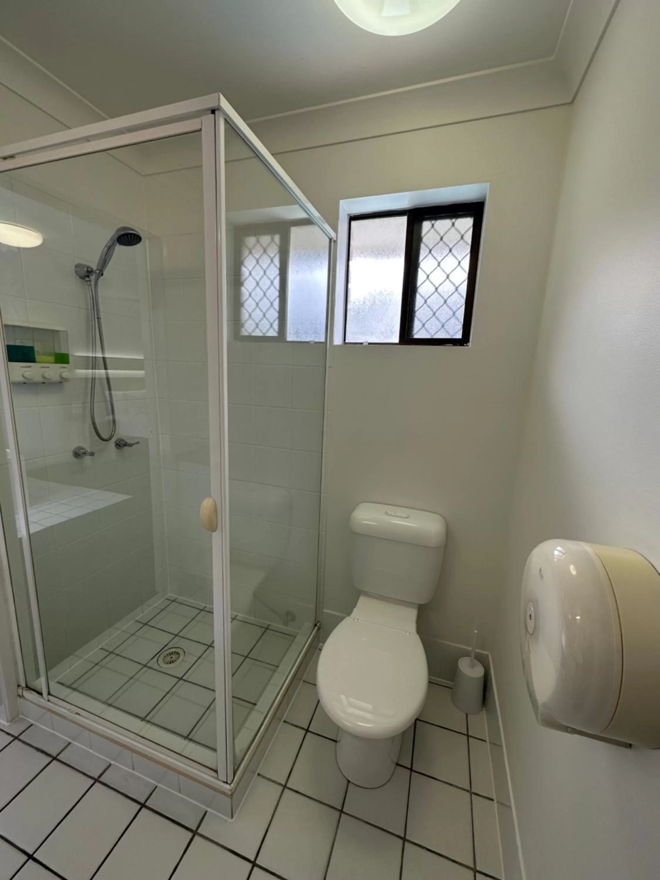 Shower in Logan City Motor Inn