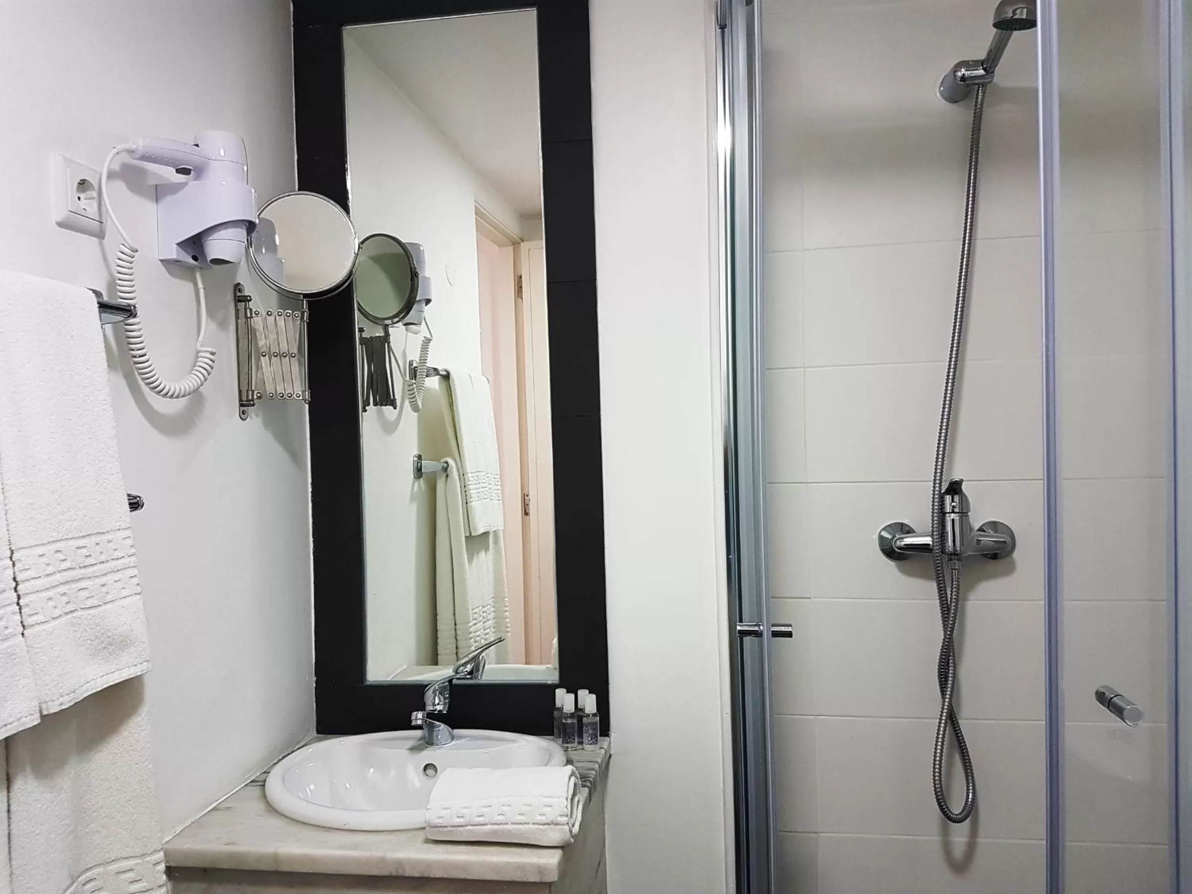 Toilet in Apartamentos Turisticos Soldoiro