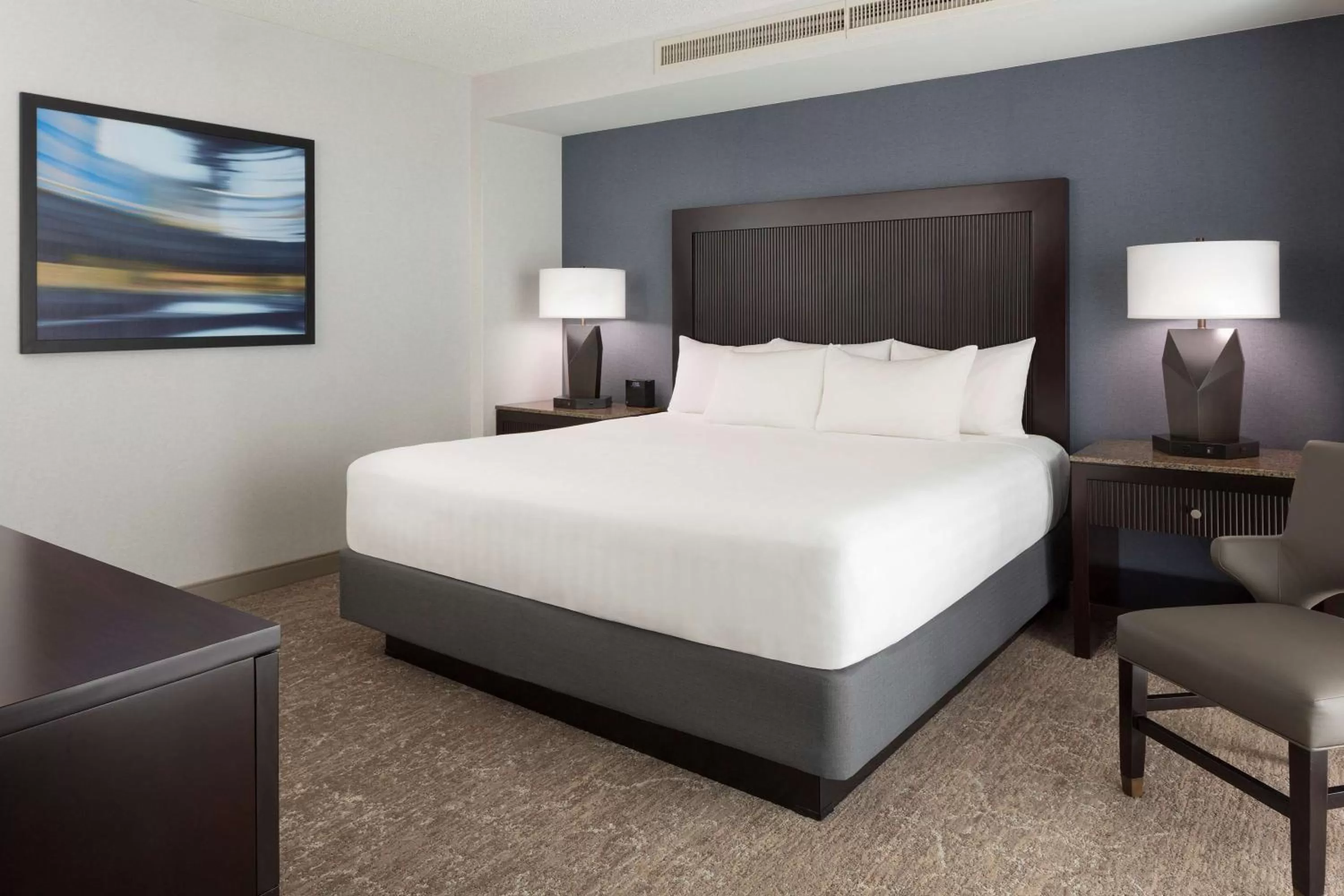 Photo of the whole room, Bed in Hyatt Regency San Francisco Airport