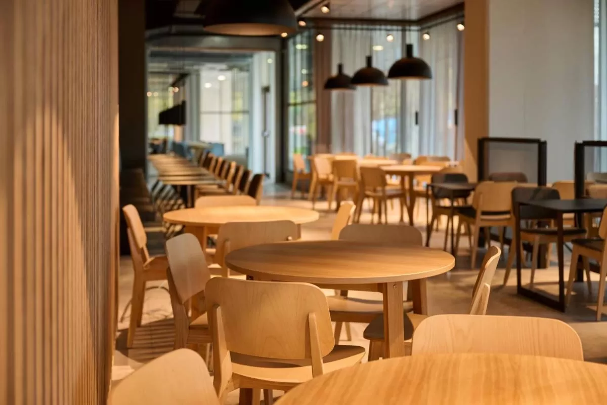 Restaurant/places to eat in Zleep Madrid Airport