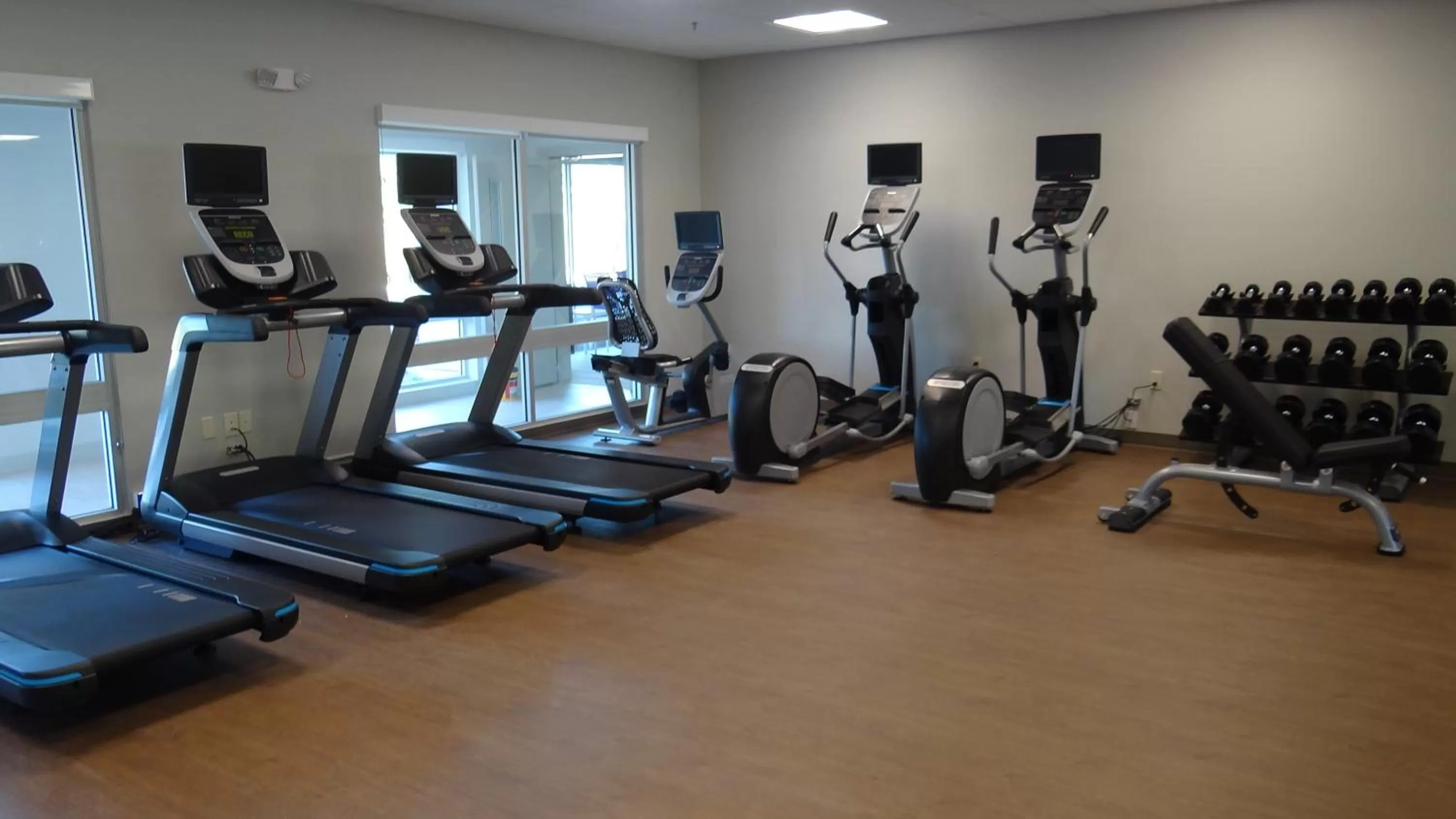 Fitness centre/facilities in Holiday Inn Express & Suites - Auburn Downtown by IHG