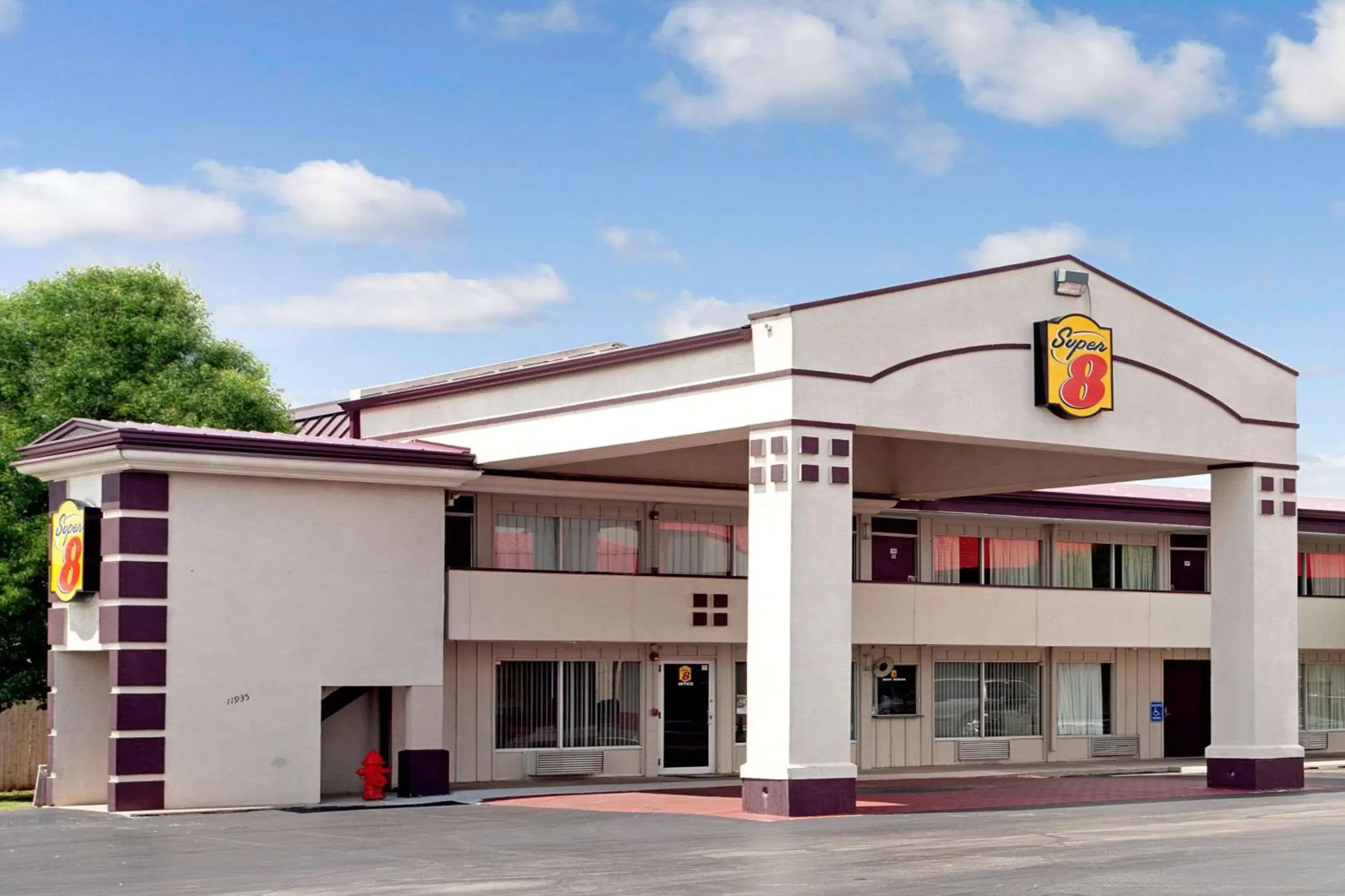 Super 8 by Wyndham Oklahoma/Frontier City Super 8 by Wyndham Oklahoma/Frontier City