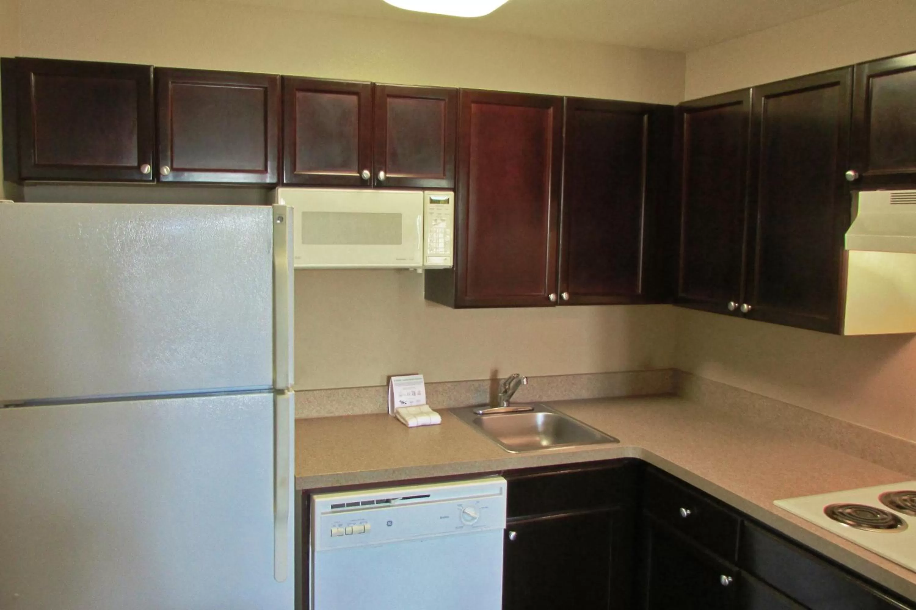 Kitchen or kitchenette in Extended Stay America Suites - Memphis - Wolfchase Galleria