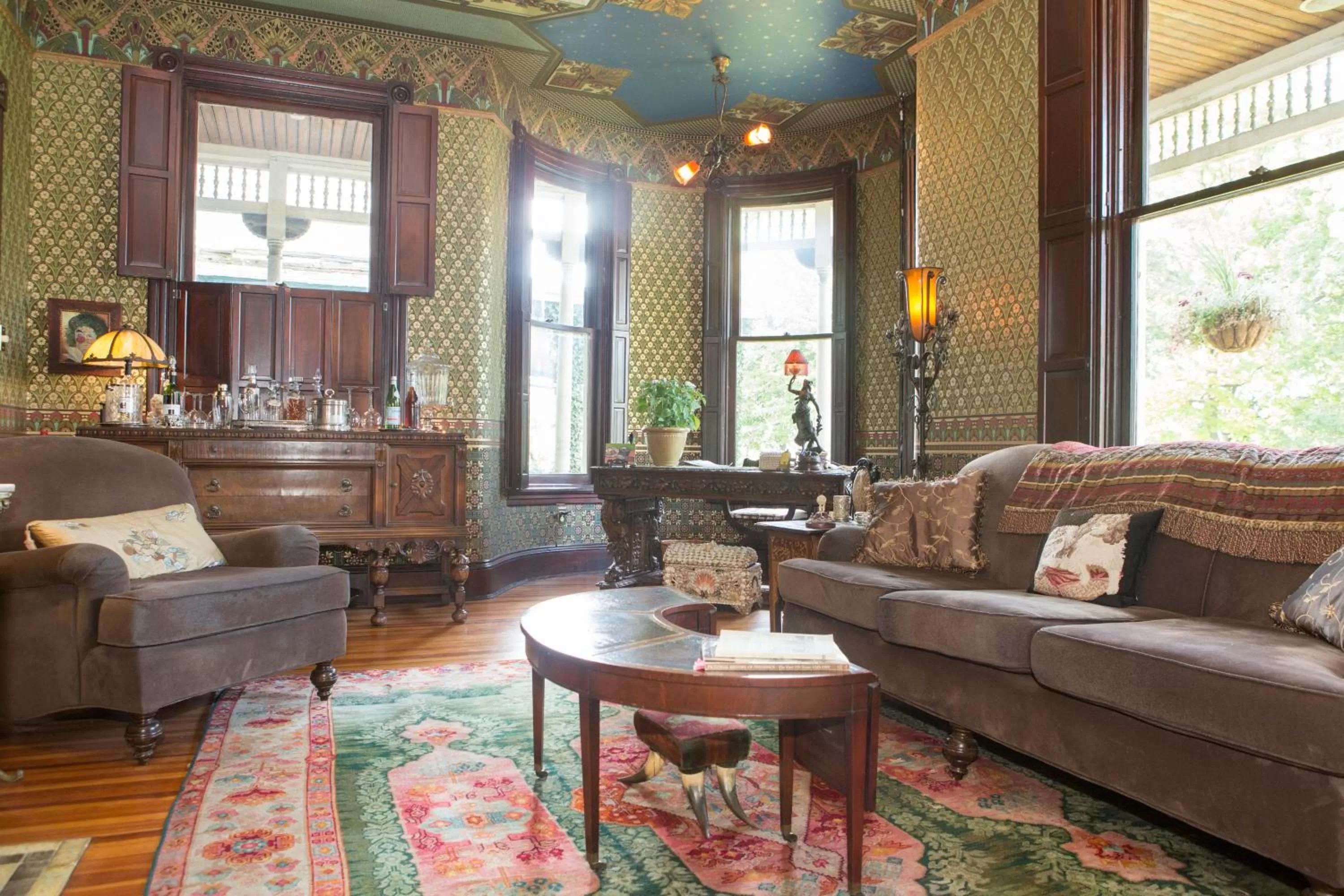 Communal lounge/ TV room in 10 Clarke