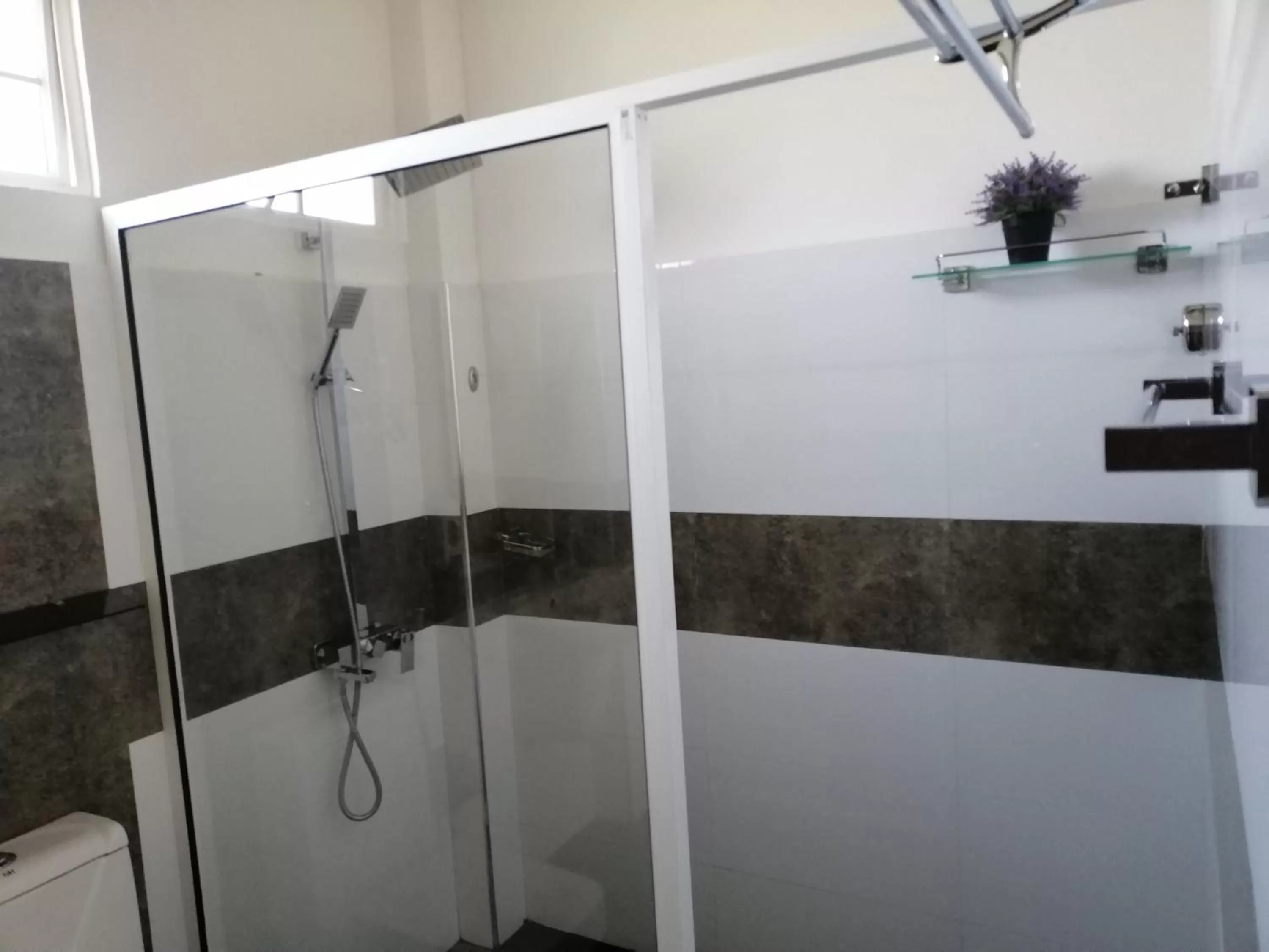 Bathroom in Misthill Rest - Lavish Villa