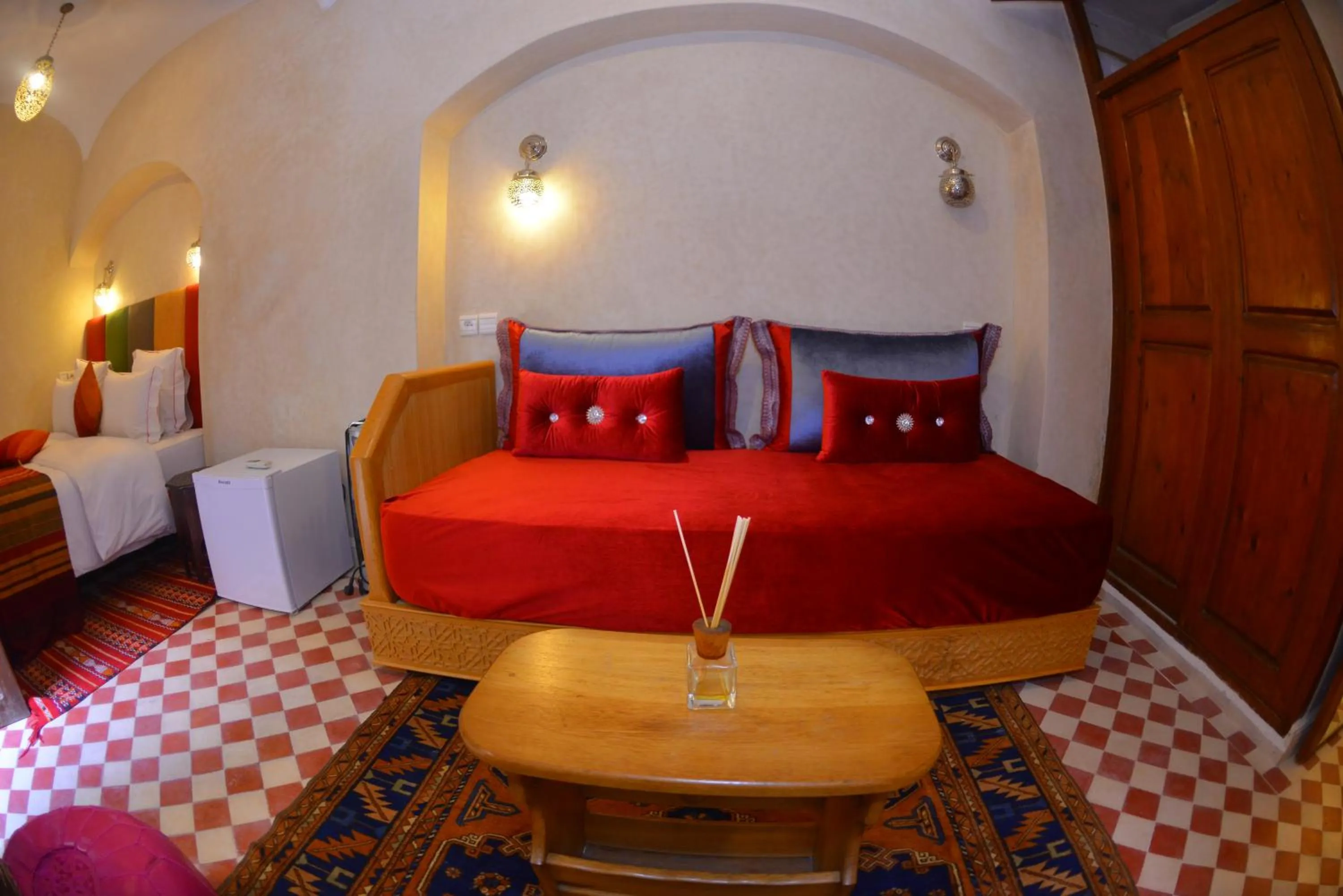 Photo of the whole room, Bed in Riad Hidden