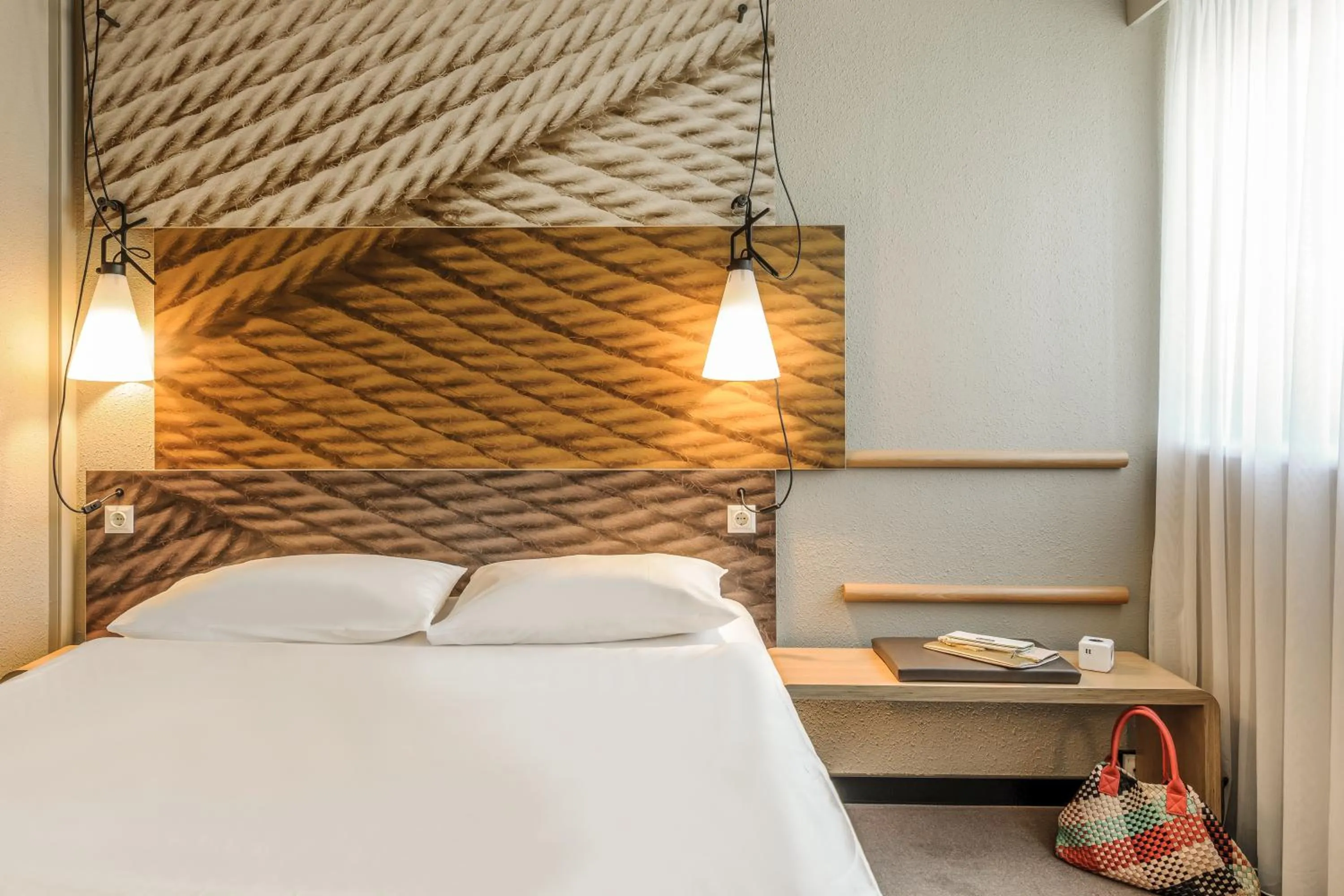 Bed in ibis Paris Place d’Italie 13ème