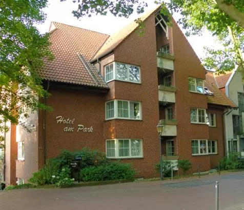 Day, Property Building in Hotel am Park