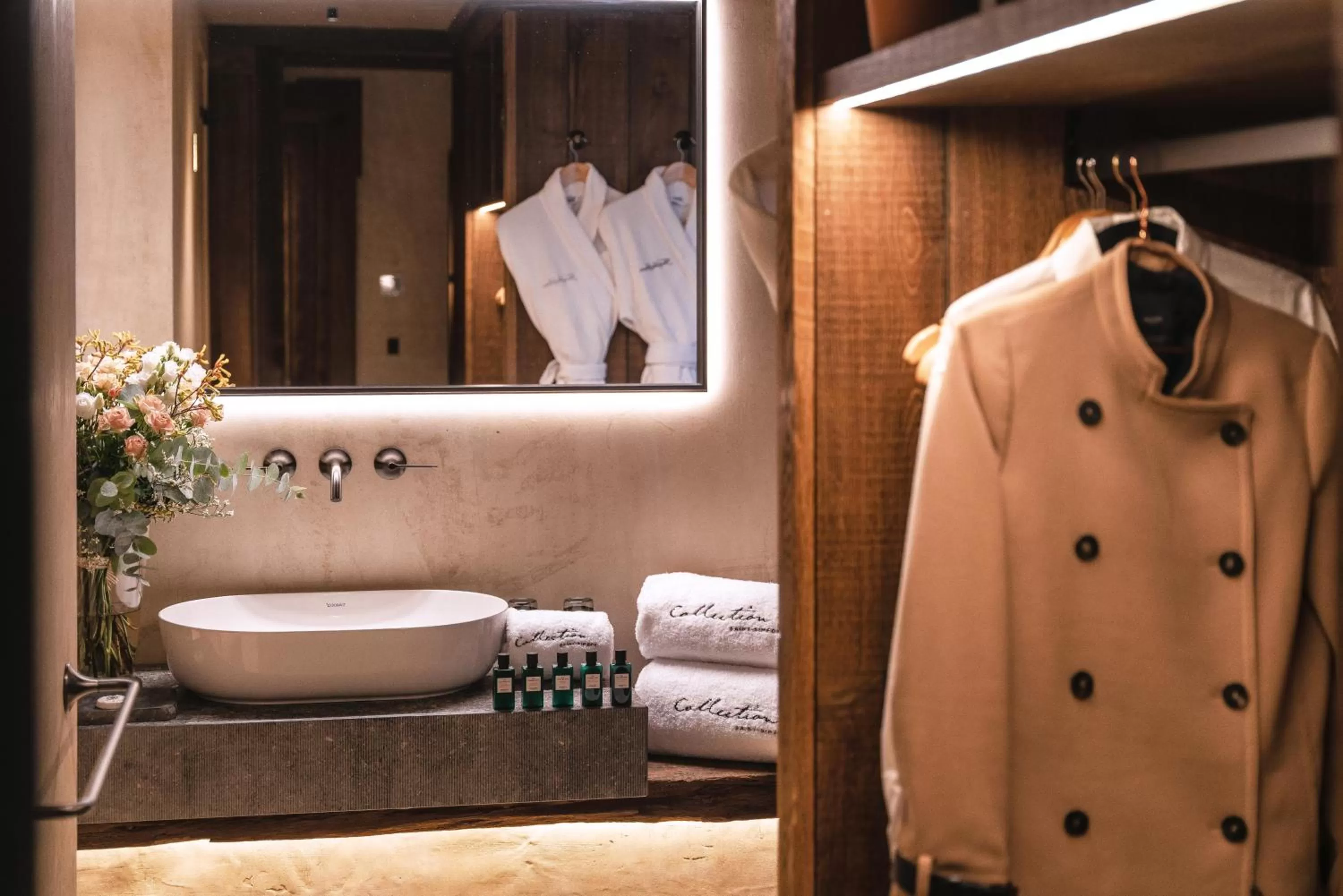 Bathroom in La Ferme Saint Simeon Hotel & Spa - Relais & Chateaux