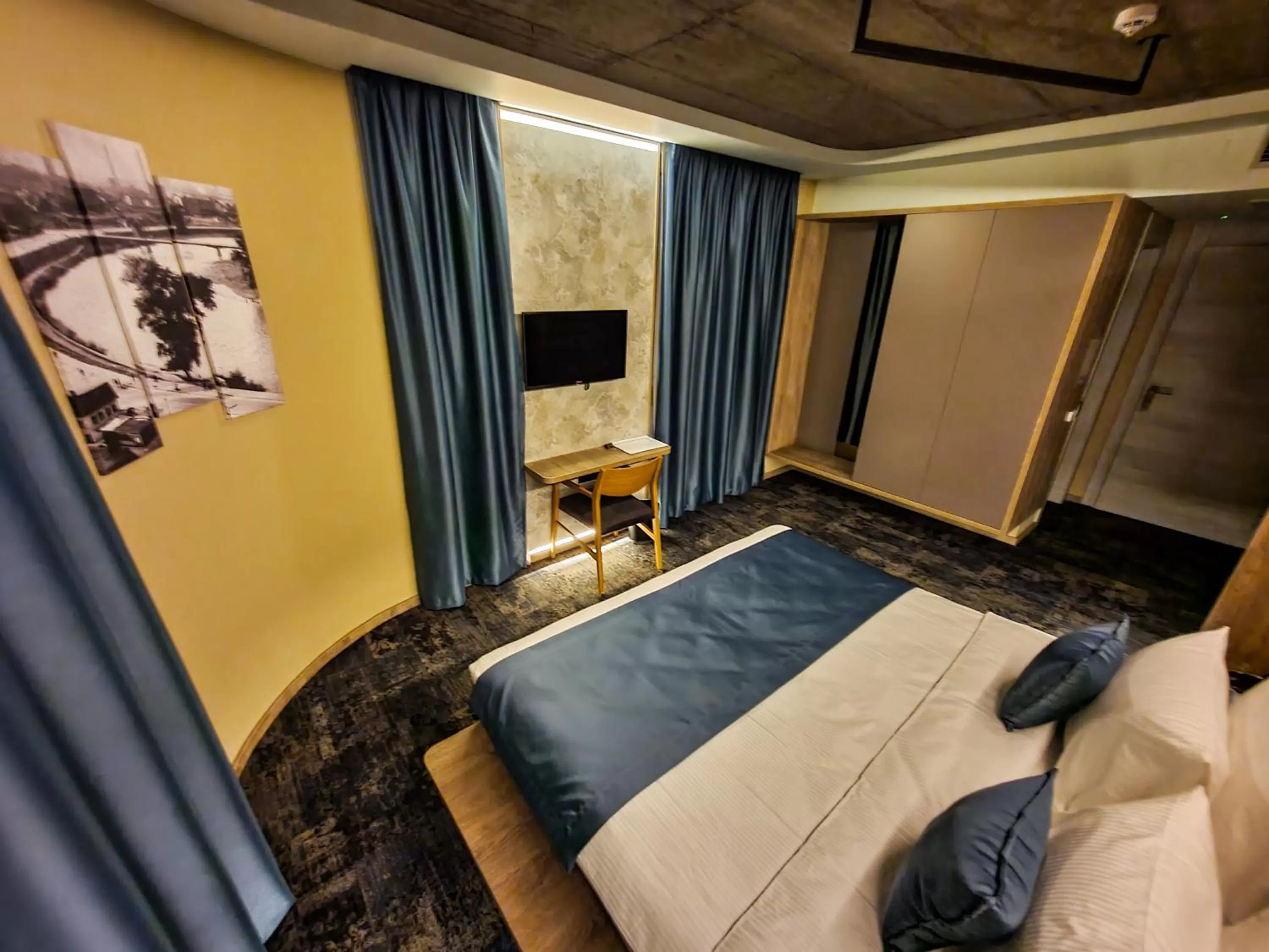 Bed in Hotel City Code