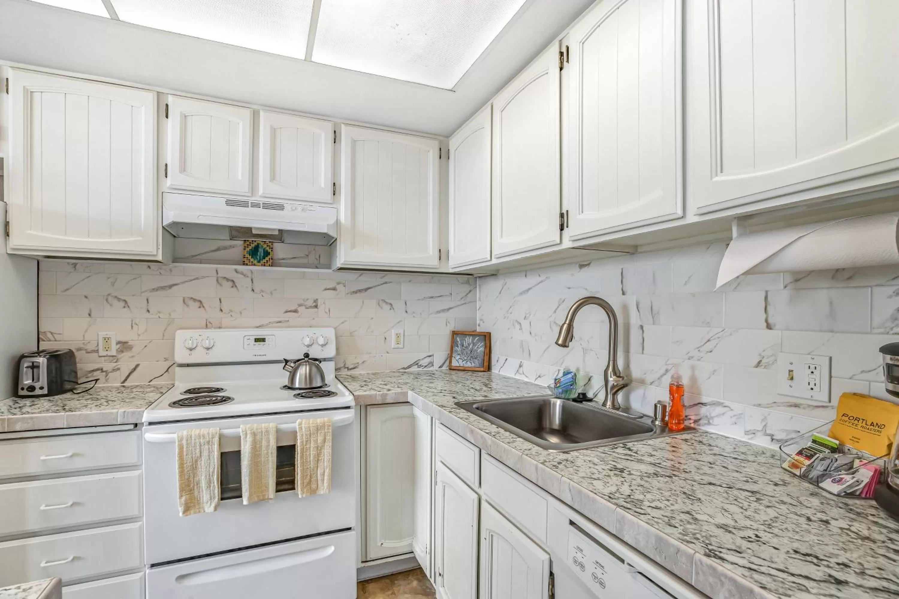 Kitchen/Kitchenette in Sand & Sea: Marine Dream (316)