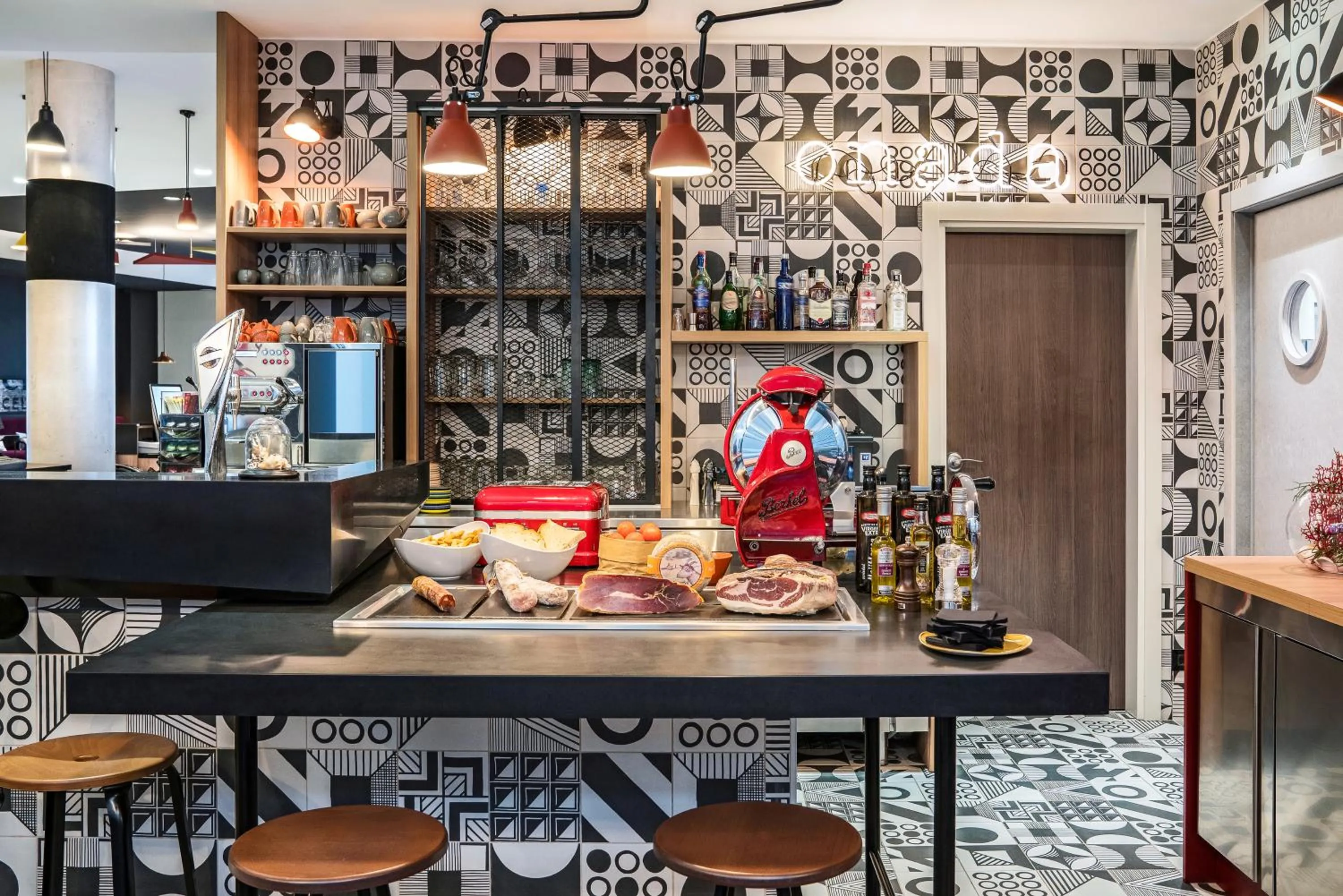 Lounge or bar in ibis Styles Barcelona City Bogatell