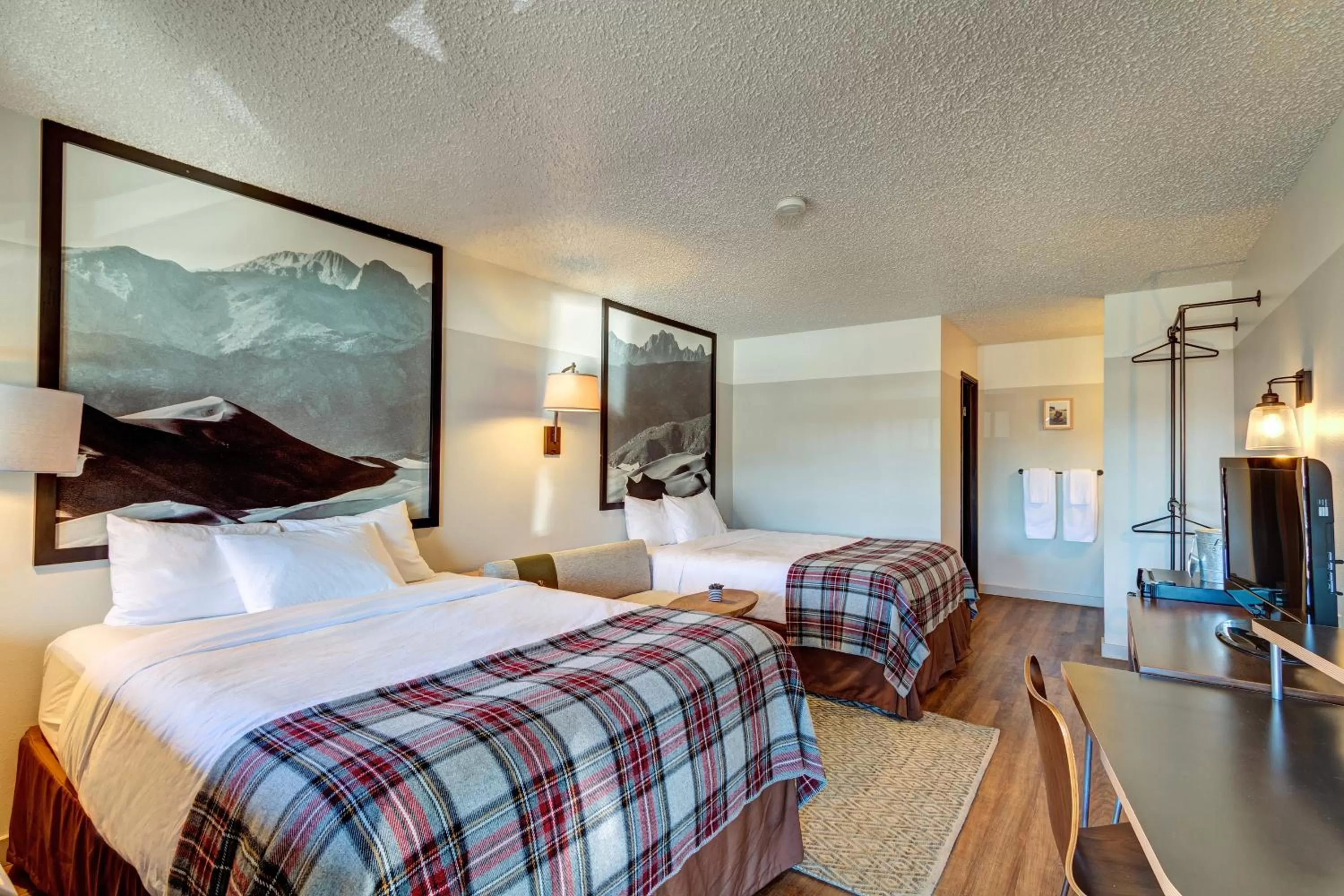 Bedroom, Bed in Loyal Duke Lodge