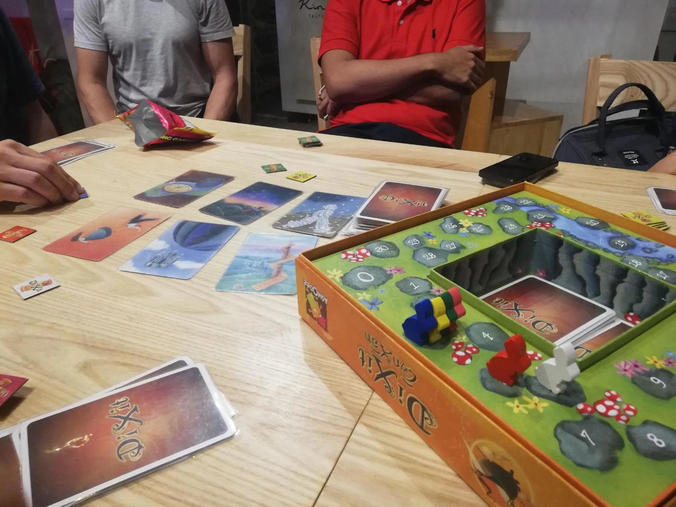 Kinnon Deluxe Hostel Coworking Cafe