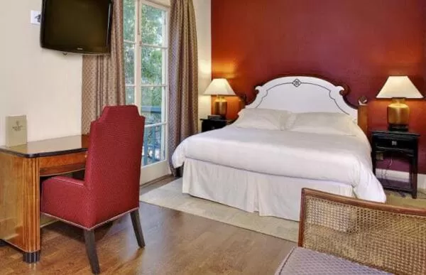 Bed in Bancroft Hotel