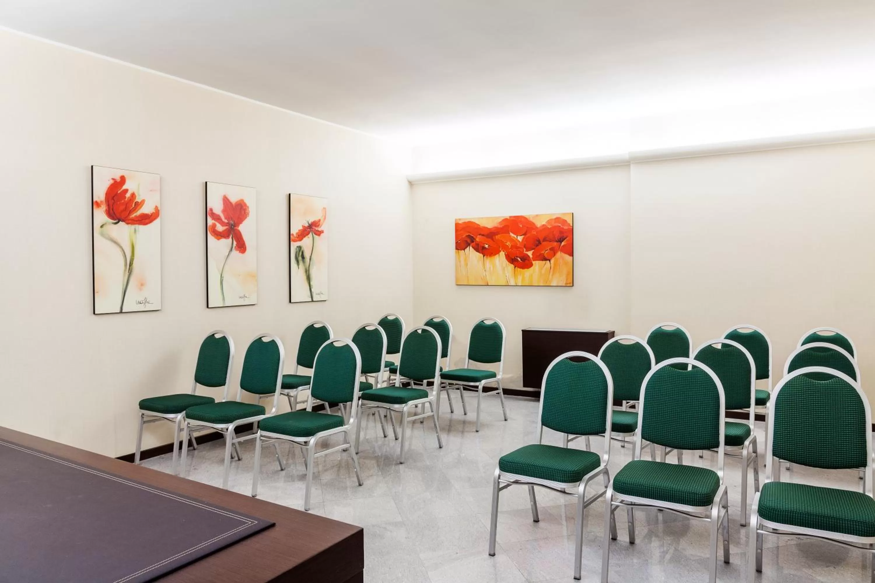 Meeting/conference room in Hotel Des Etrangers