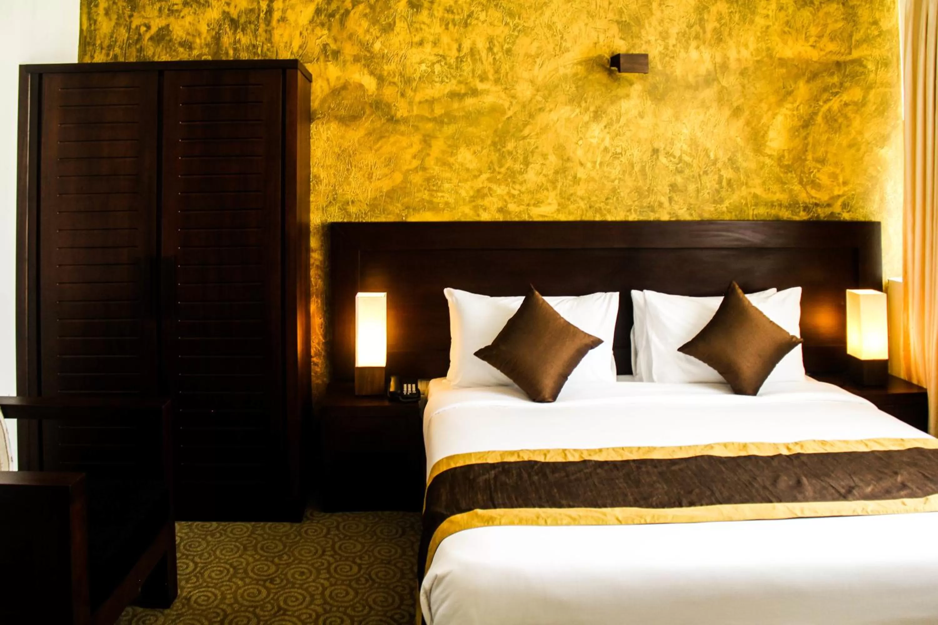 Bed in Ceylon City Hotel,Colombo