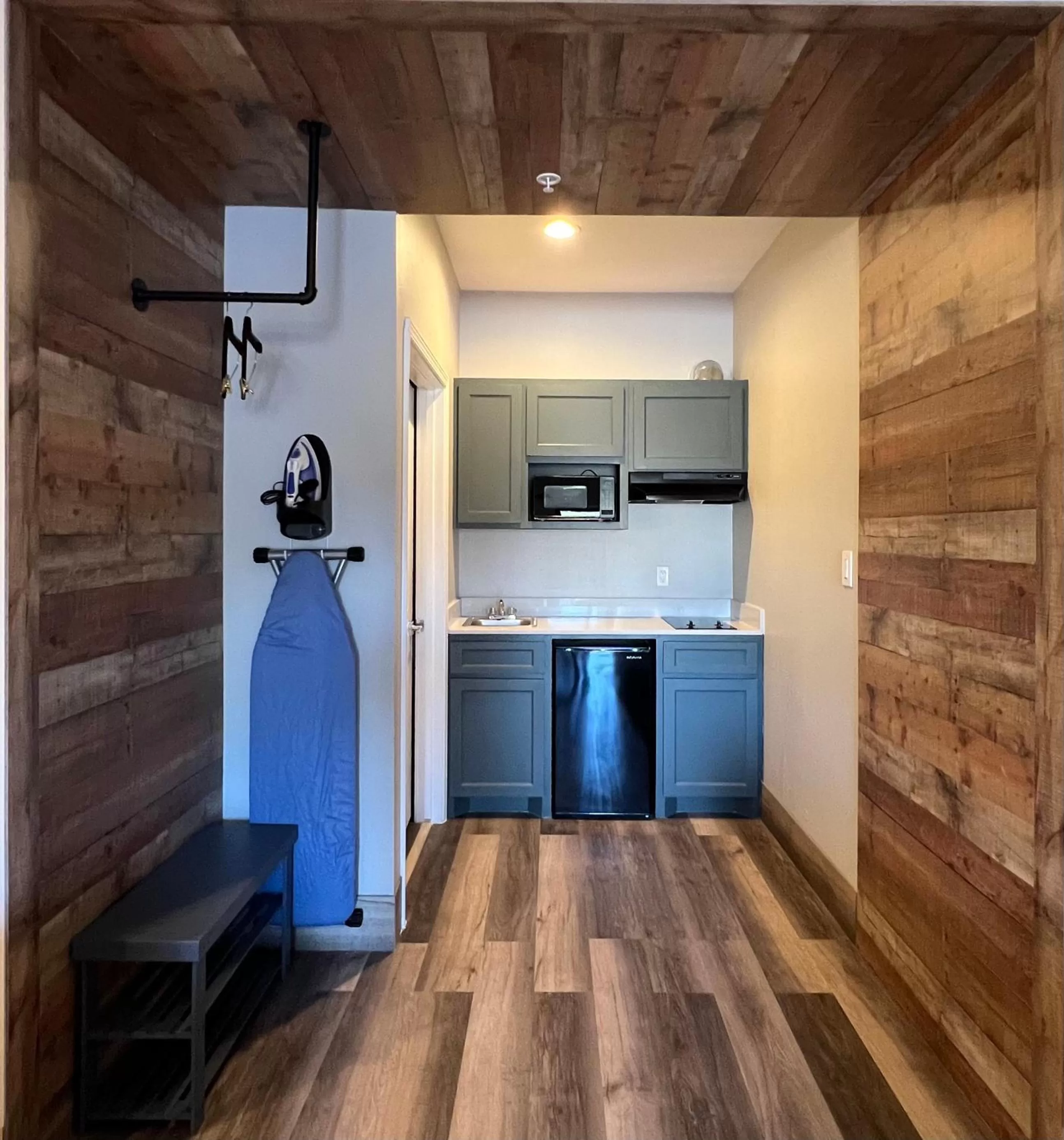 Kitchen or kitchenette in The Residency Suites