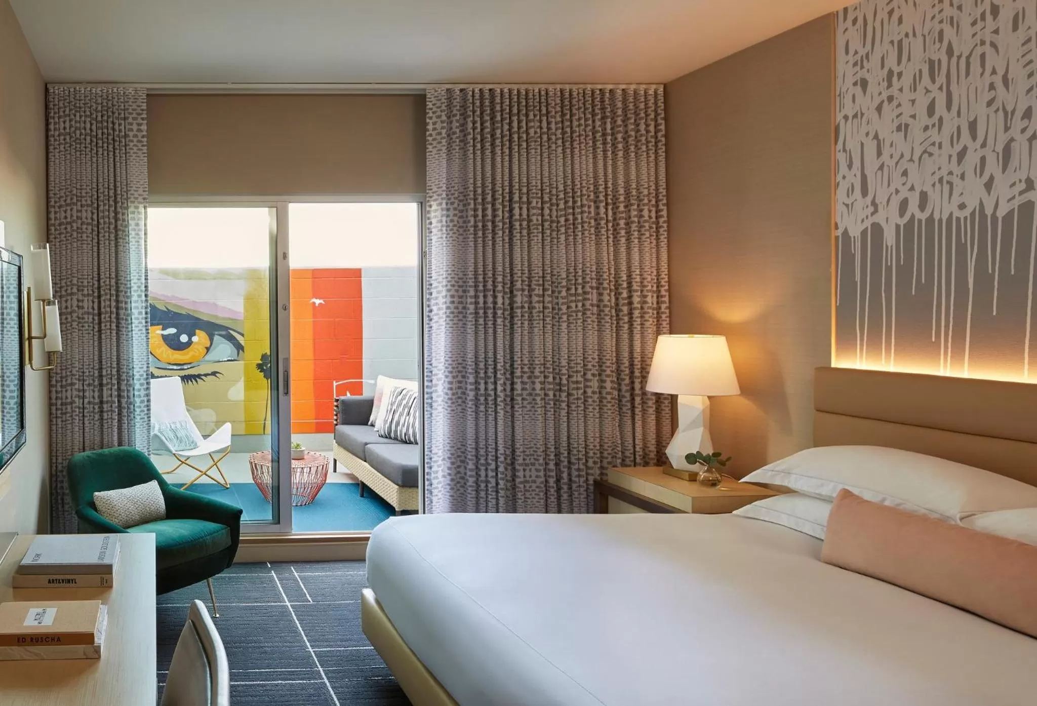 Photo of the whole room, Bed in Kimpton Hotel Wilshire by IHG