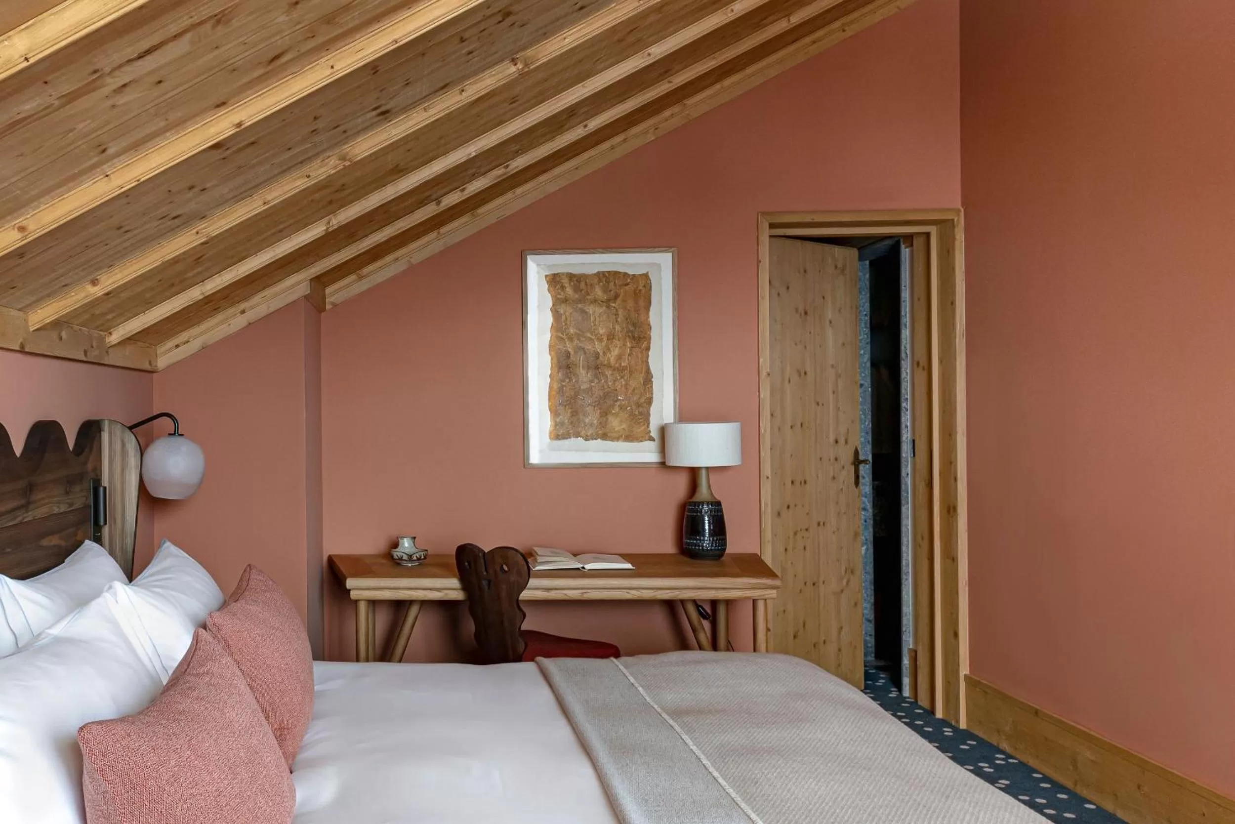 Bed in Hotel Le Coucou Méribel