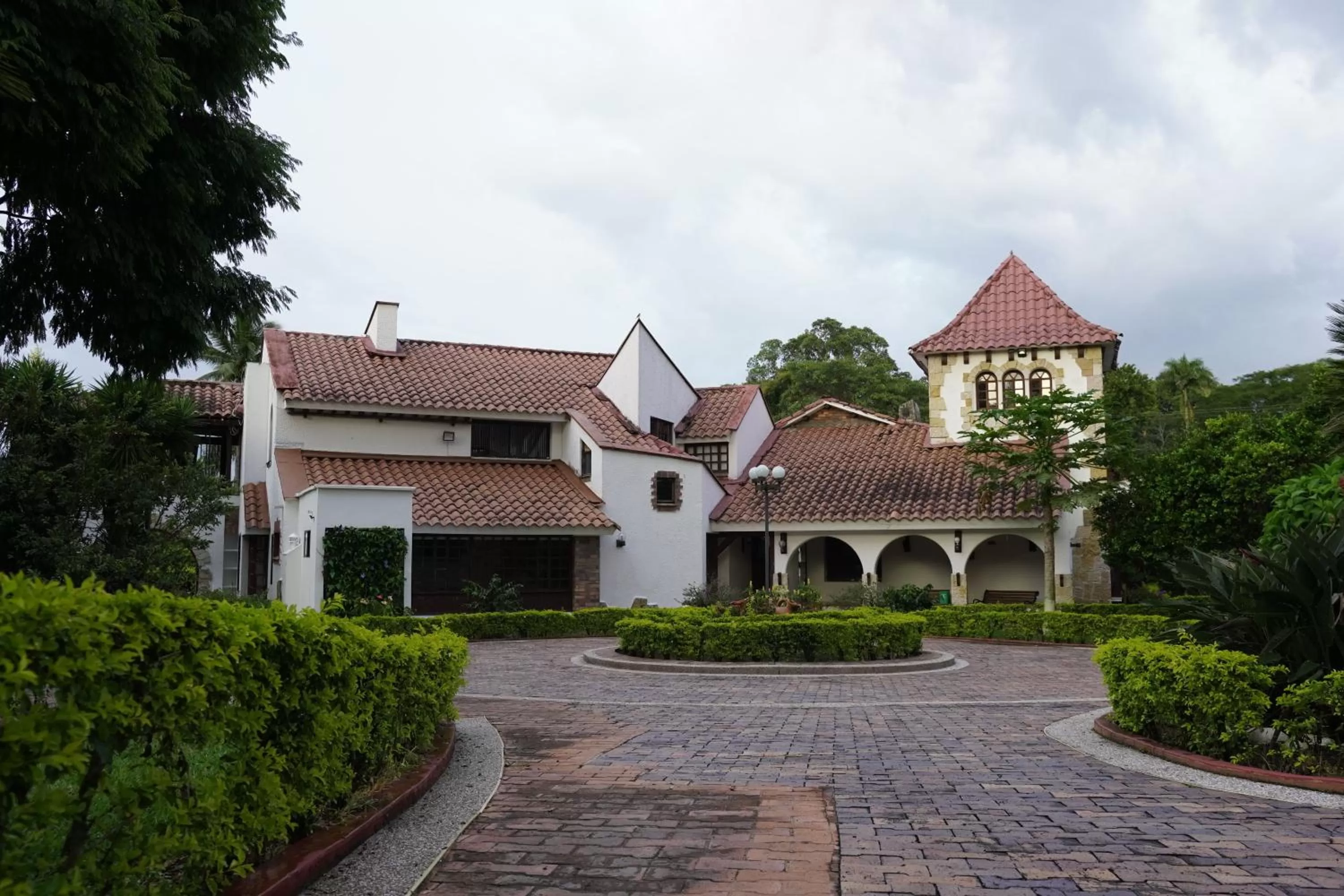 Property Building in Hotel Chalet El Castillo by Majuva