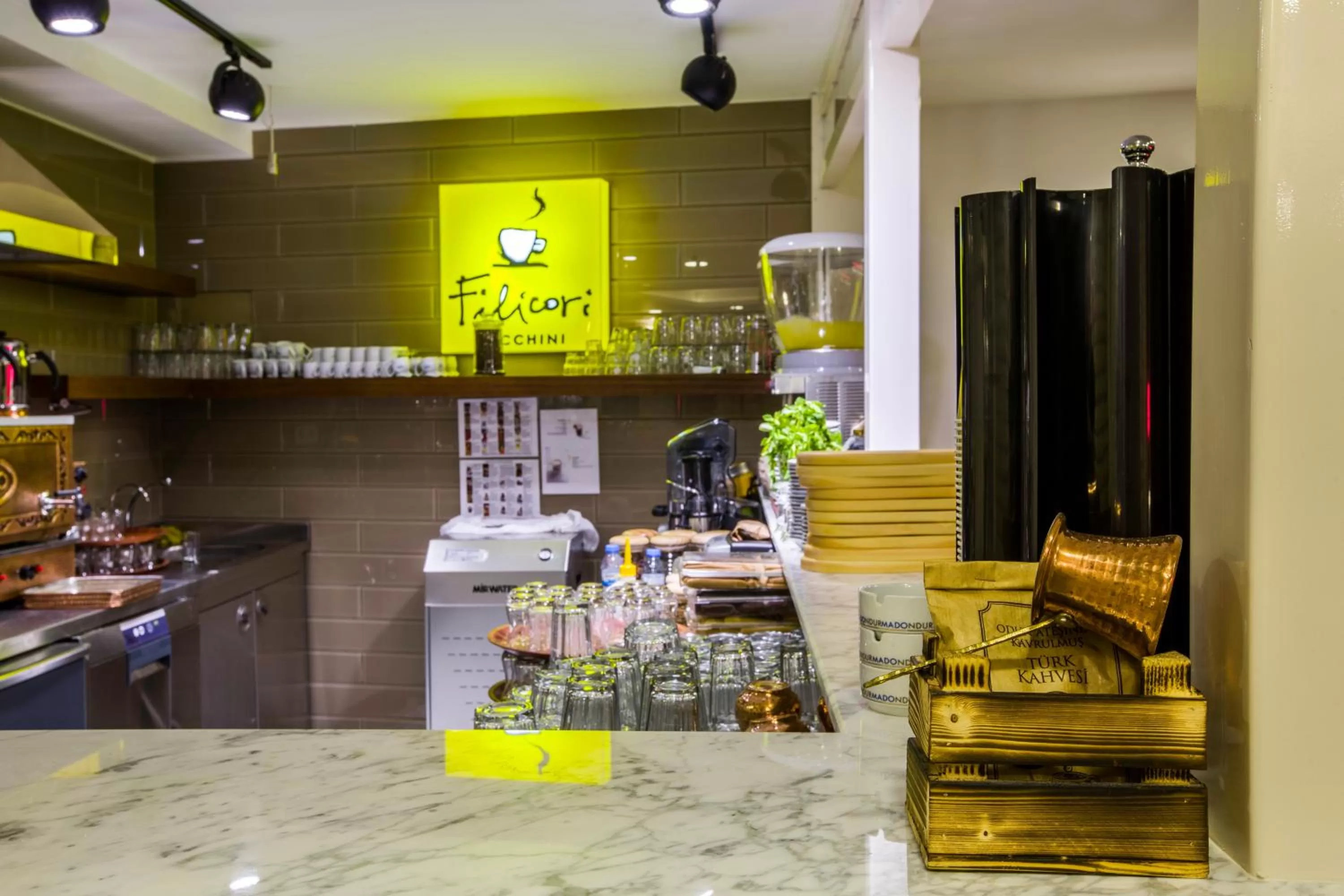 Restaurant/places to eat in Phosphorion