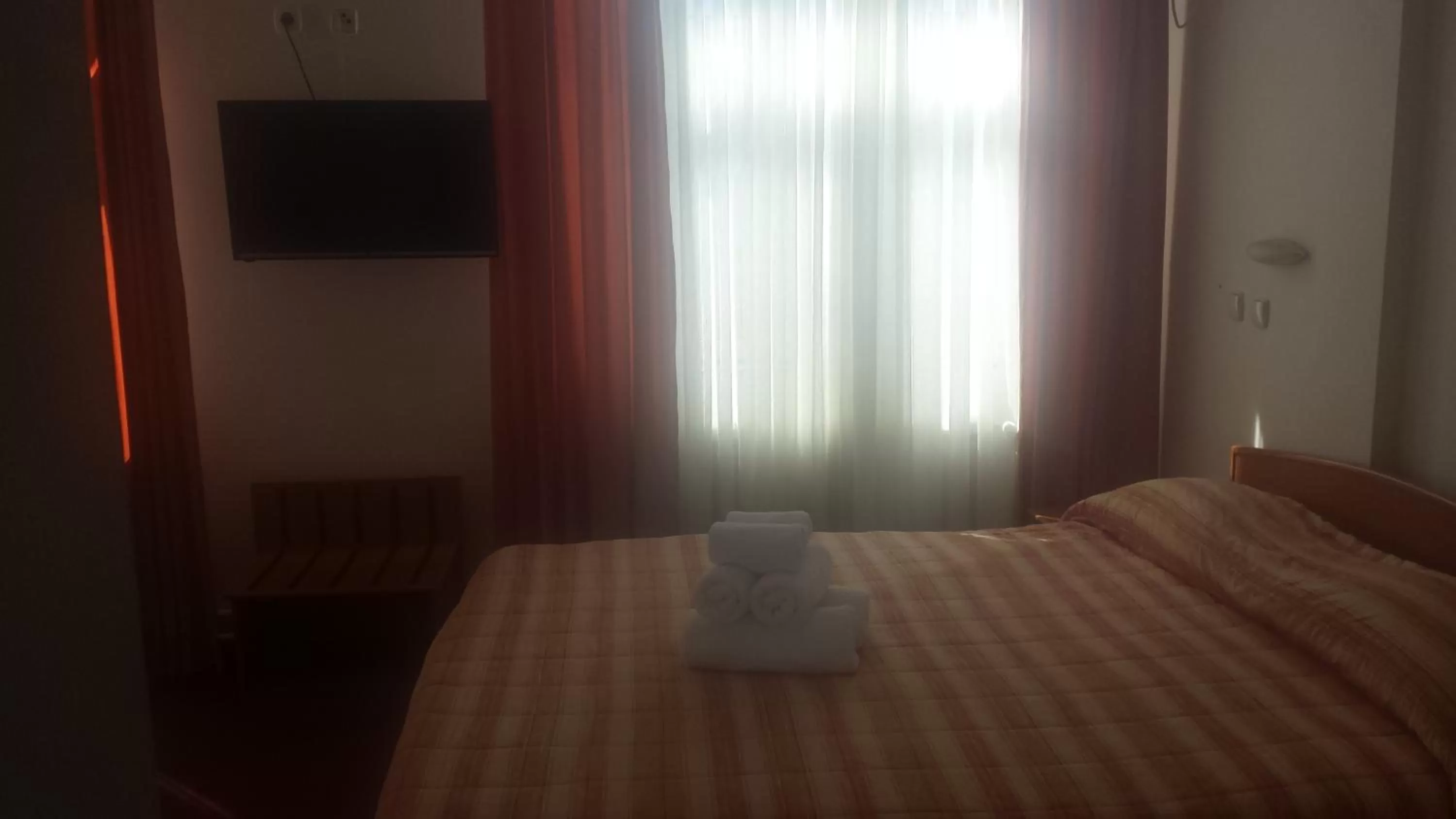 Photo of the whole room, Bed in Hotel Fontana