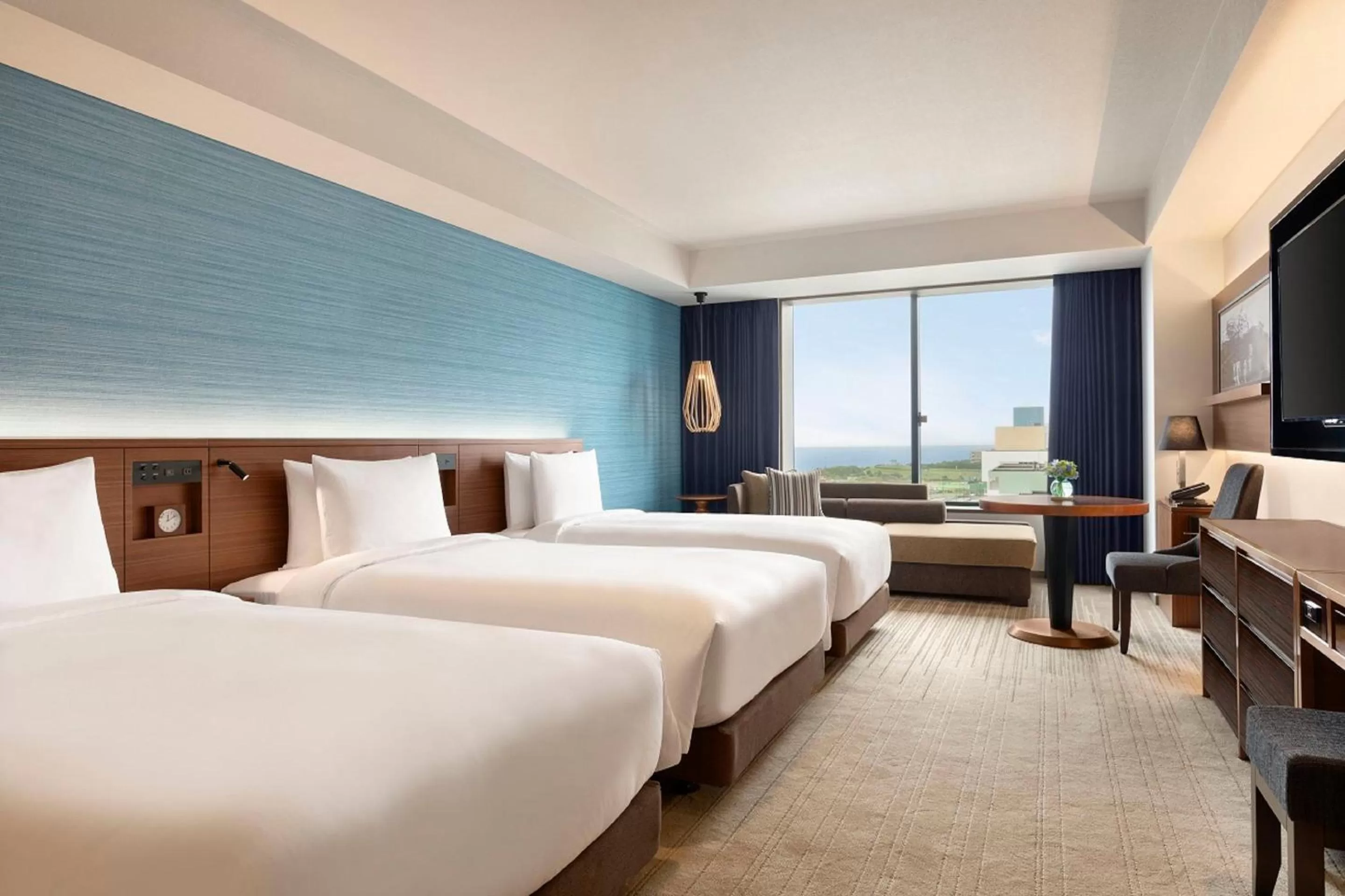 Photo of the whole room, Bed in Hyatt Regency Tokyo Bay