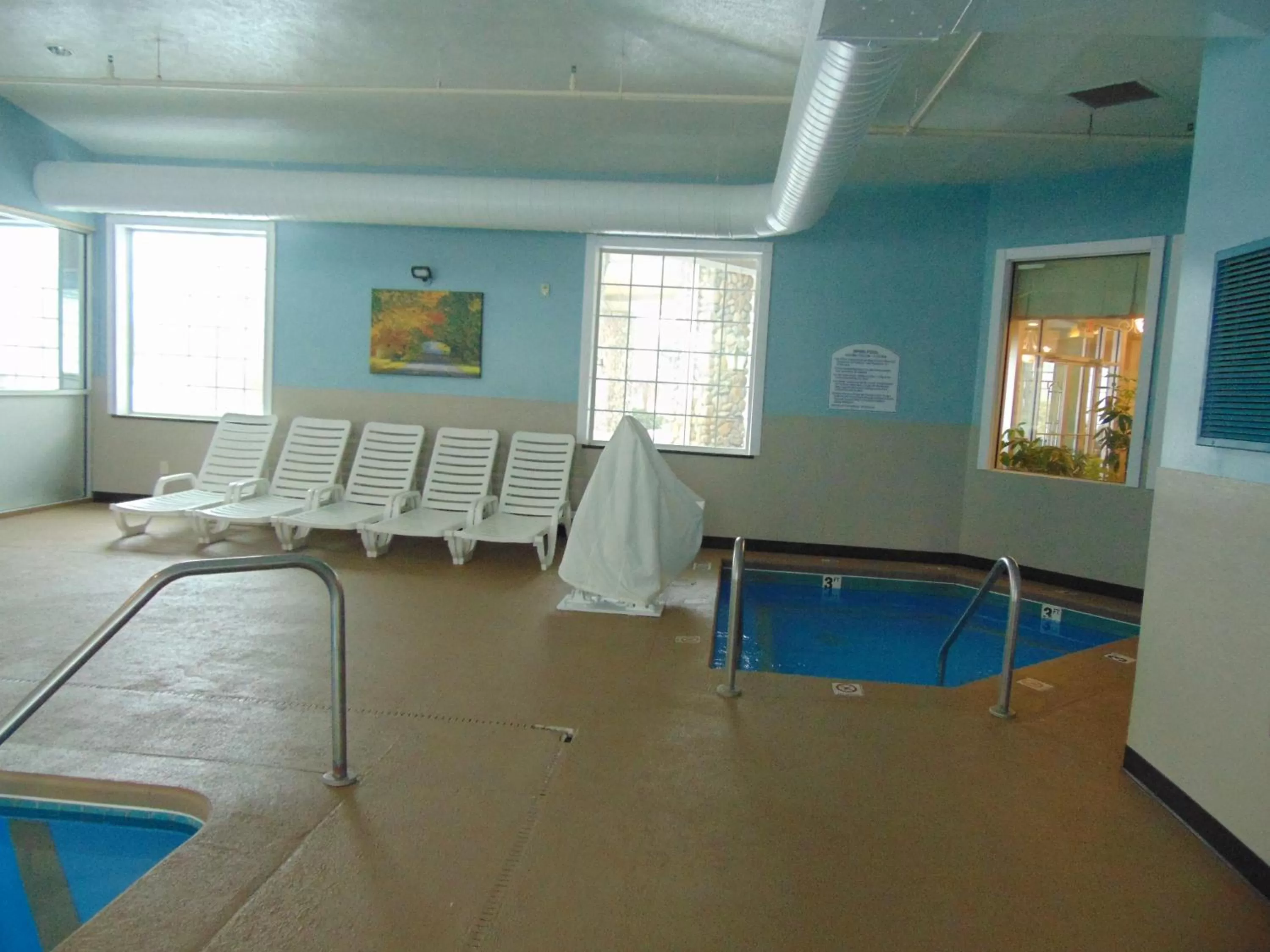 Swimming pool in Days Inn by Wyndham Pentwater