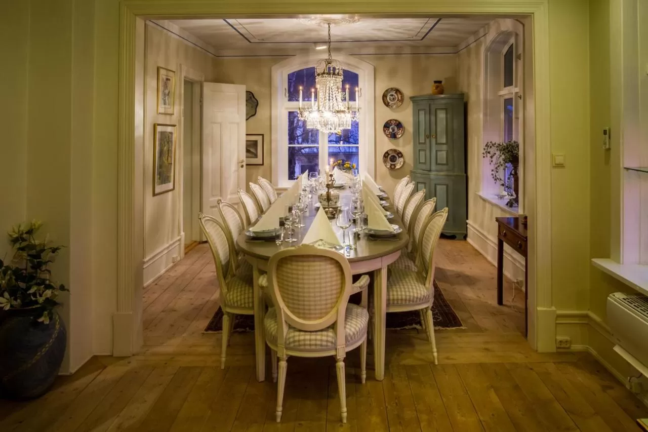 Restaurant/places to eat in Det Lille Hotel