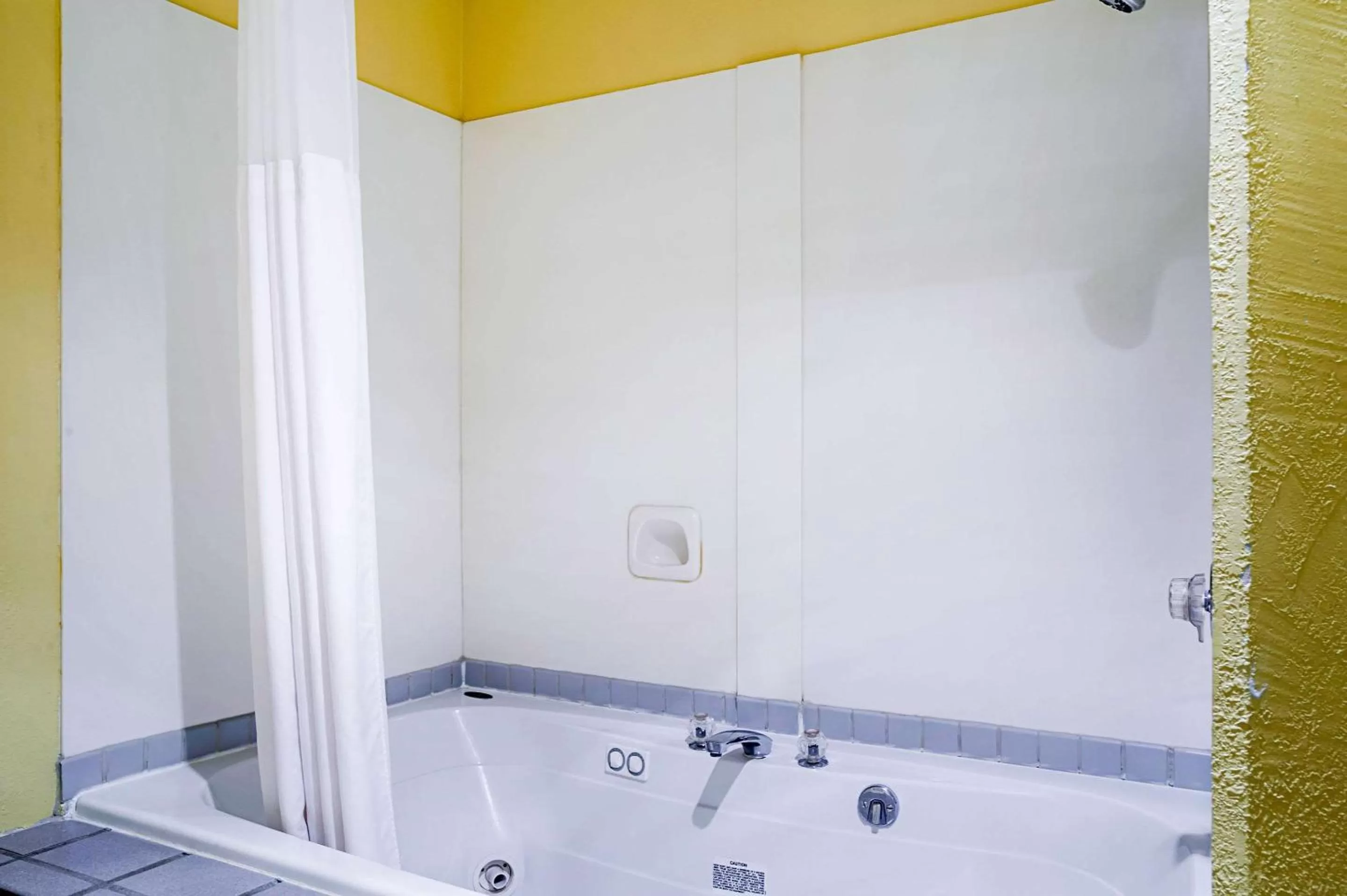 Photo of the whole room in Rodeway Inn & Suites Blanding