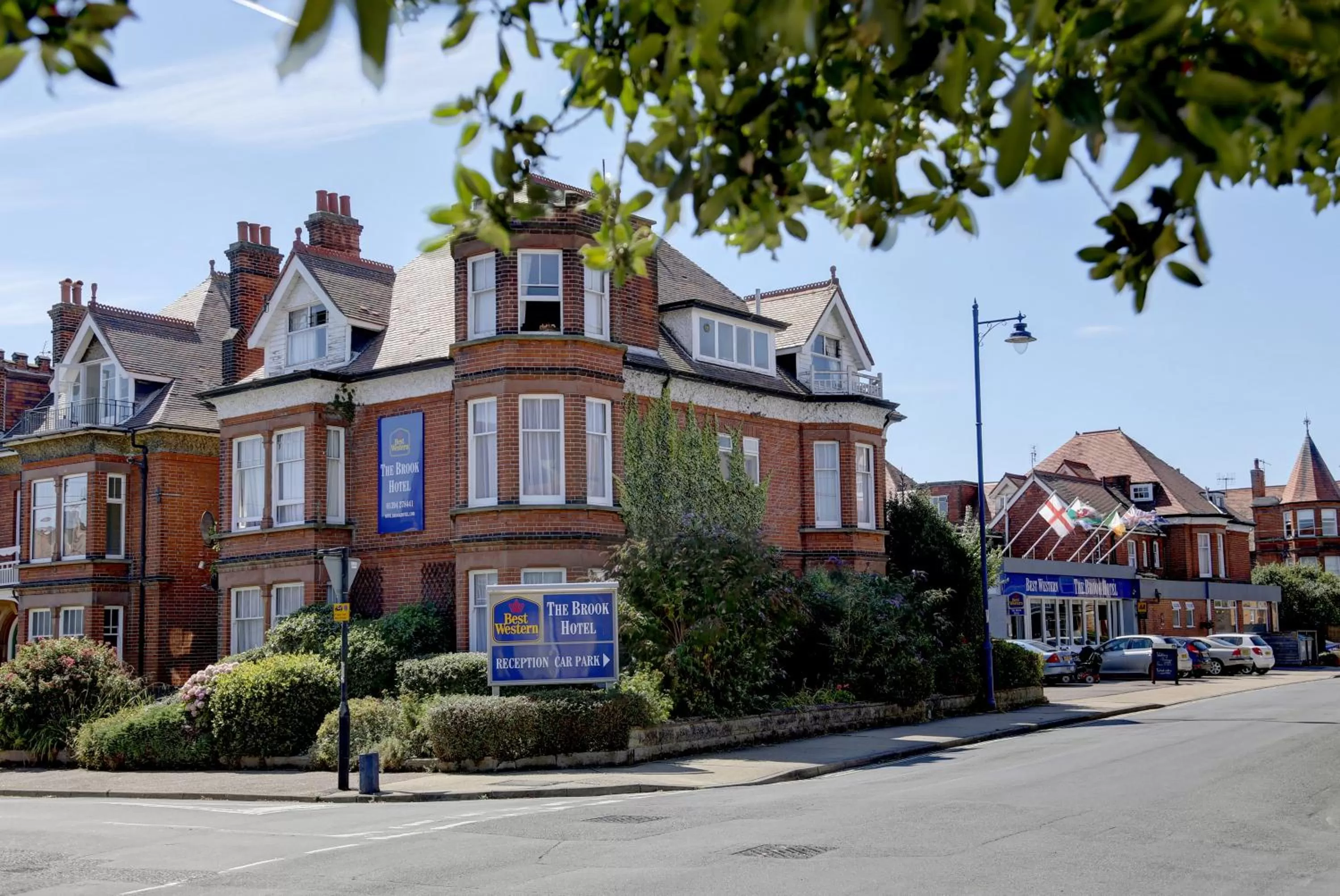 Facade/entrance, Property Building in Best Western Brook Hotel