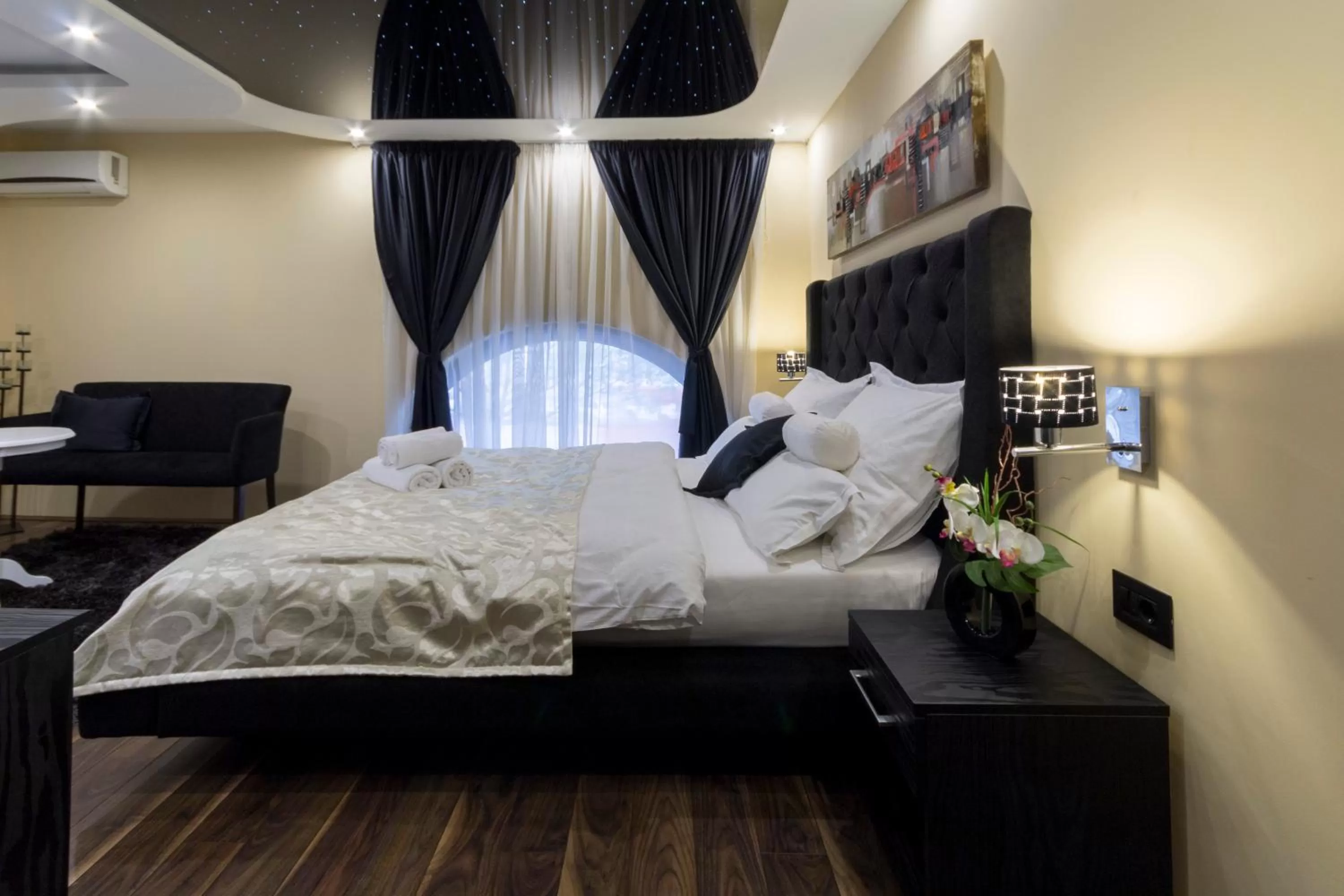 Bed in Madison - Square Sava