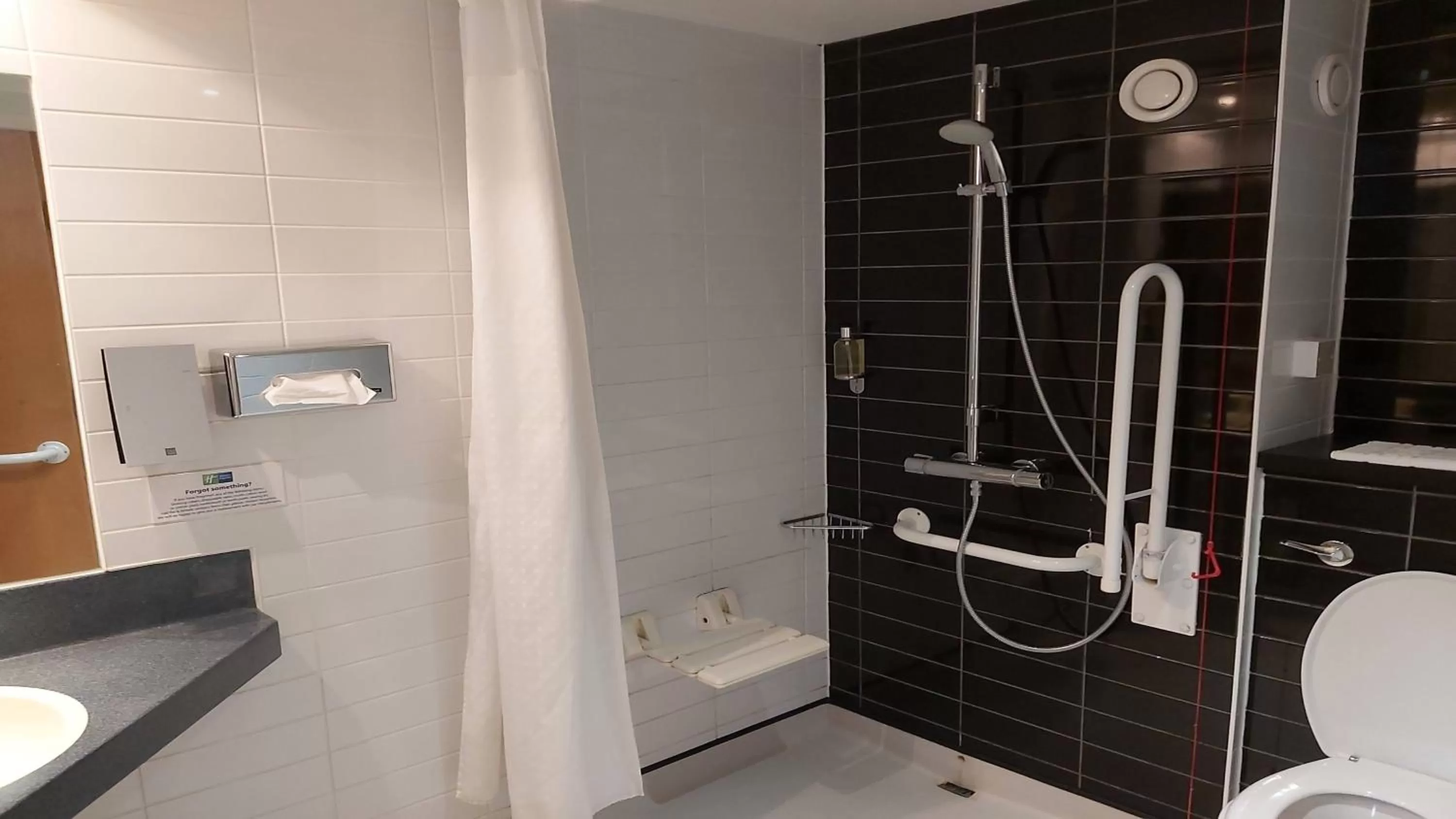Bathroom in Holiday Inn Express York by IHG