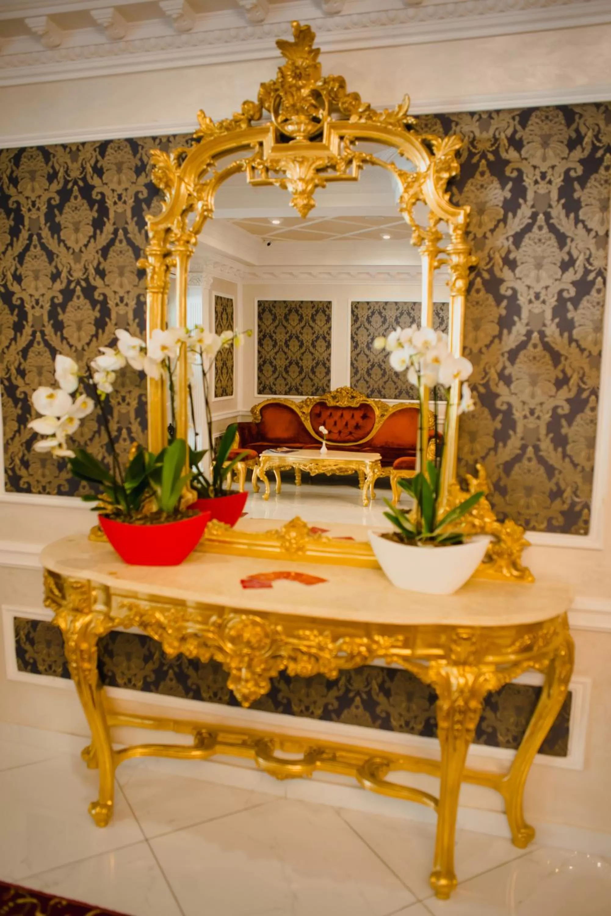 Communal lounge/ TV room, Restaurant/Places to Eat in Royal Olympic Hotel