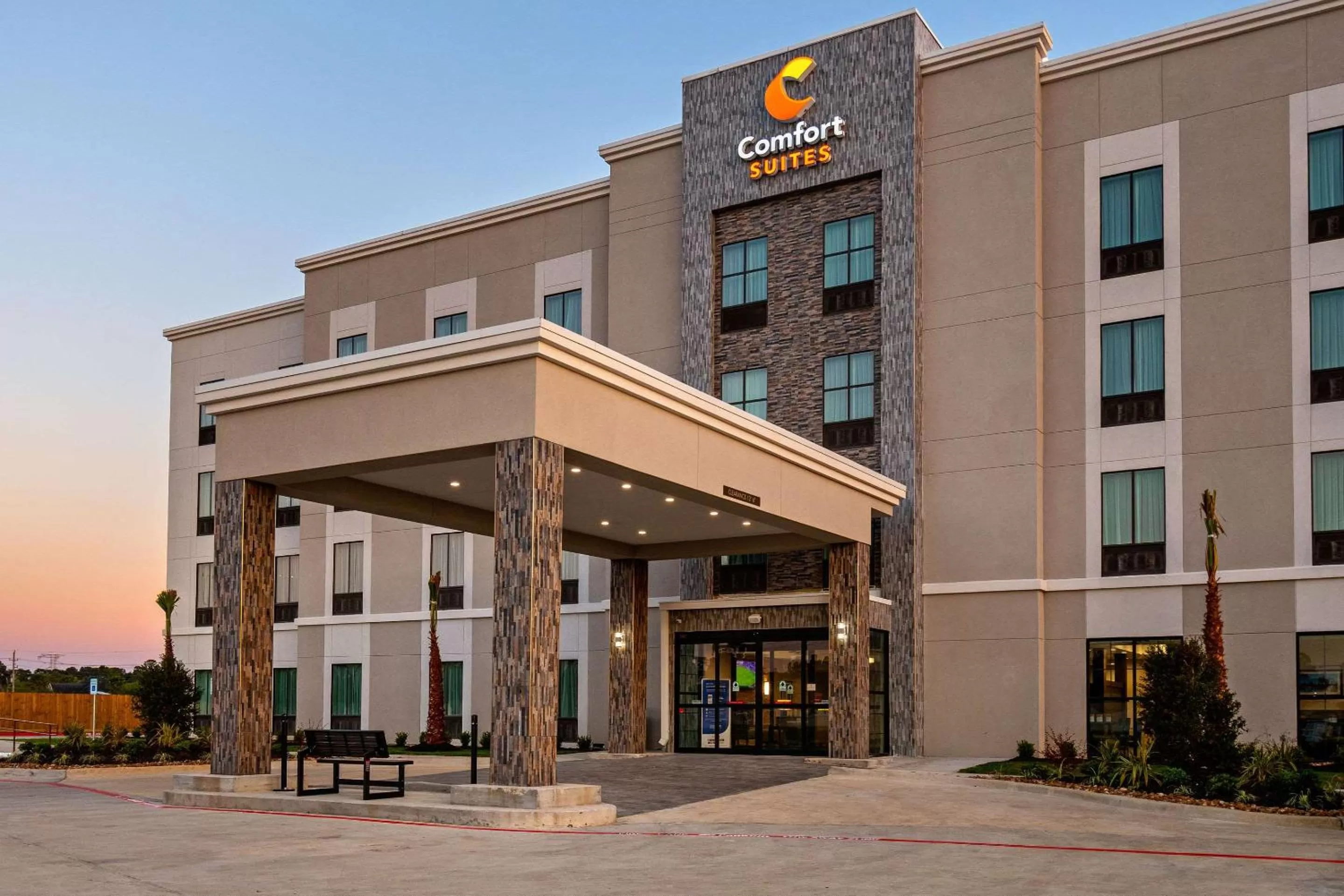Property building in Comfort Suites Humble Houston IAH