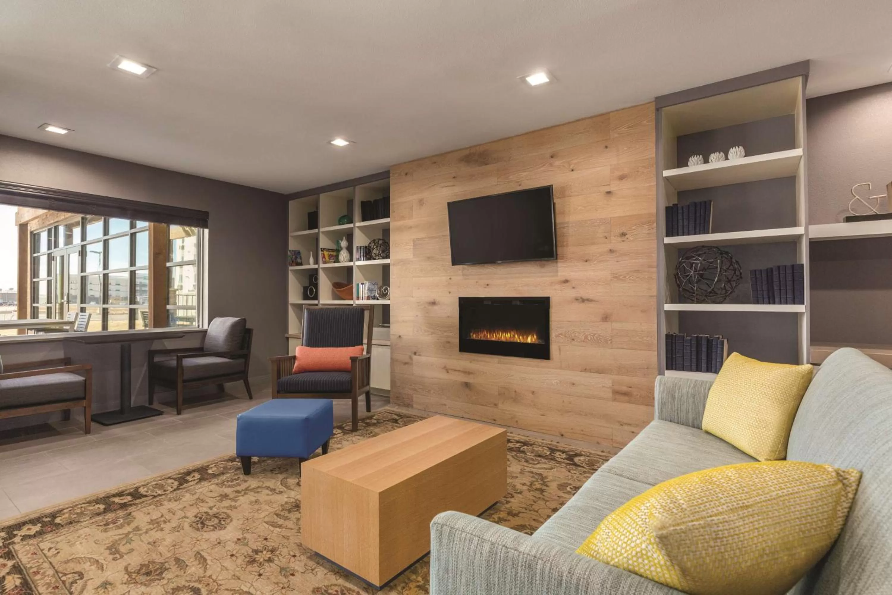 Lobby or reception in Country Inn & Suites by Radisson, Lubbock Southwest, TX