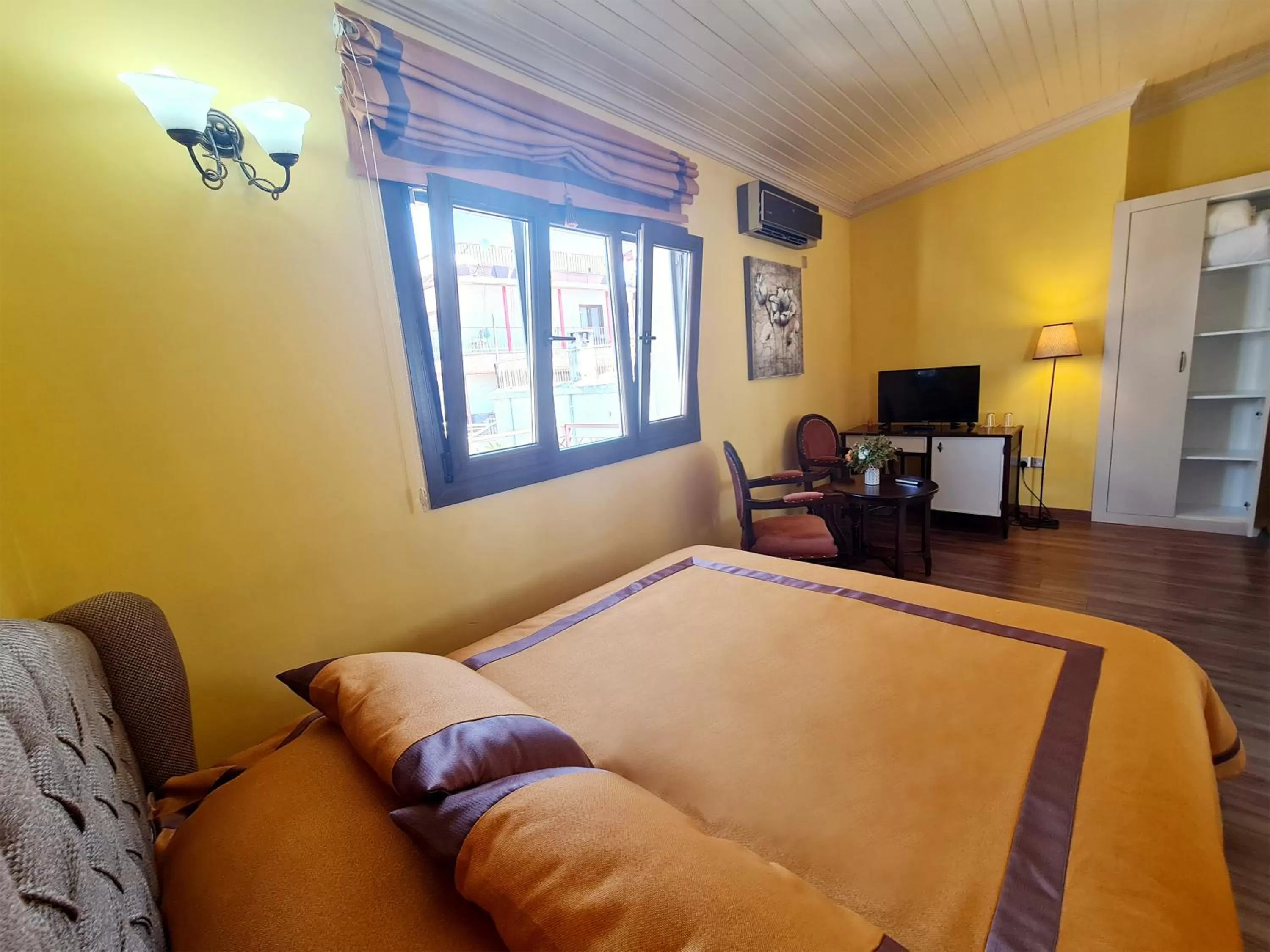 Bed, Seating Area in SOFIA BOUTIQUE HOTEL