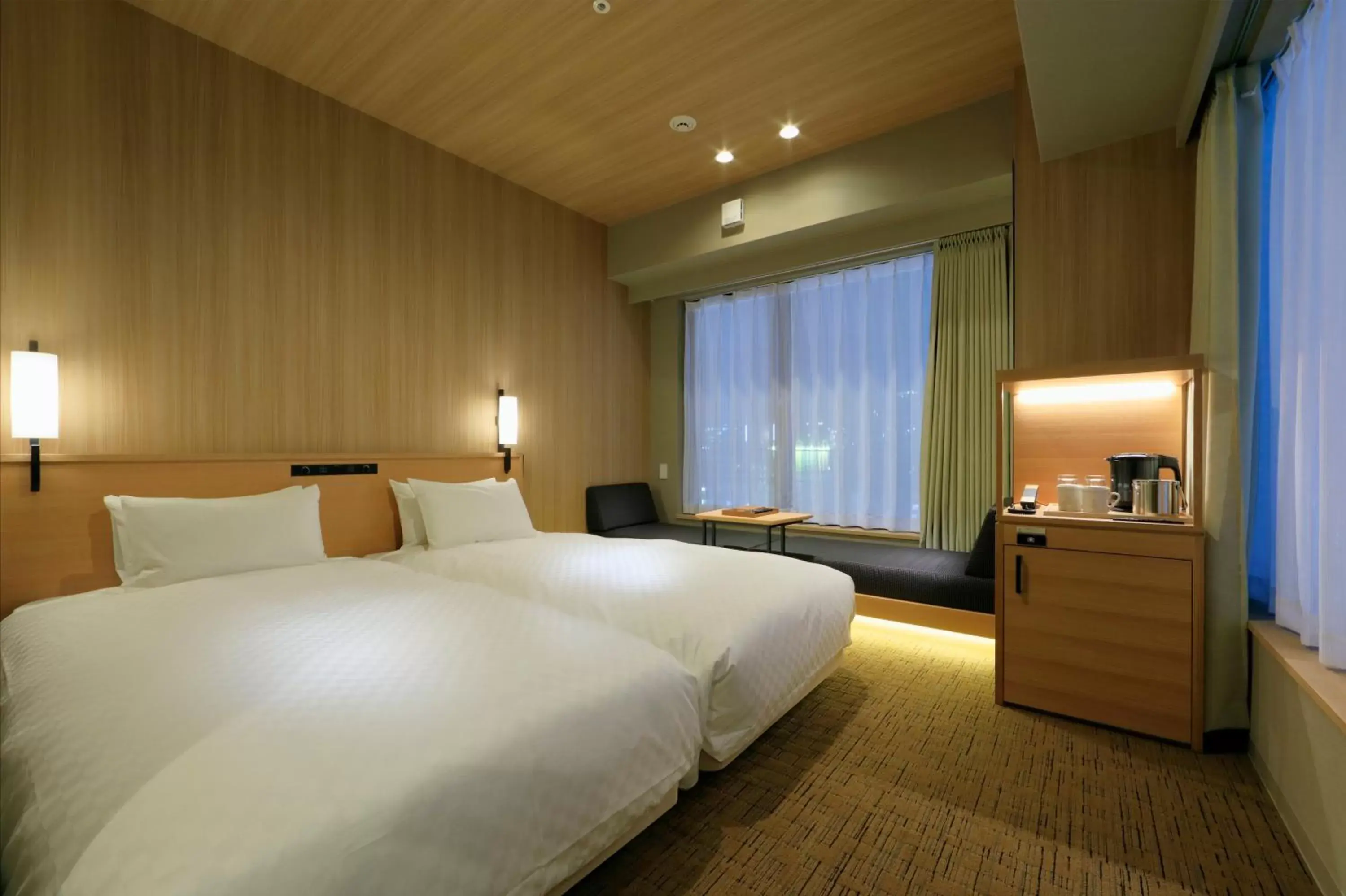 Corner Twin Room - Non-Smoking in Candeo Hotels Kobe Tor Road Corner Twin Room - Non-Smoking in Candeo Hotels Kobe Tor Road