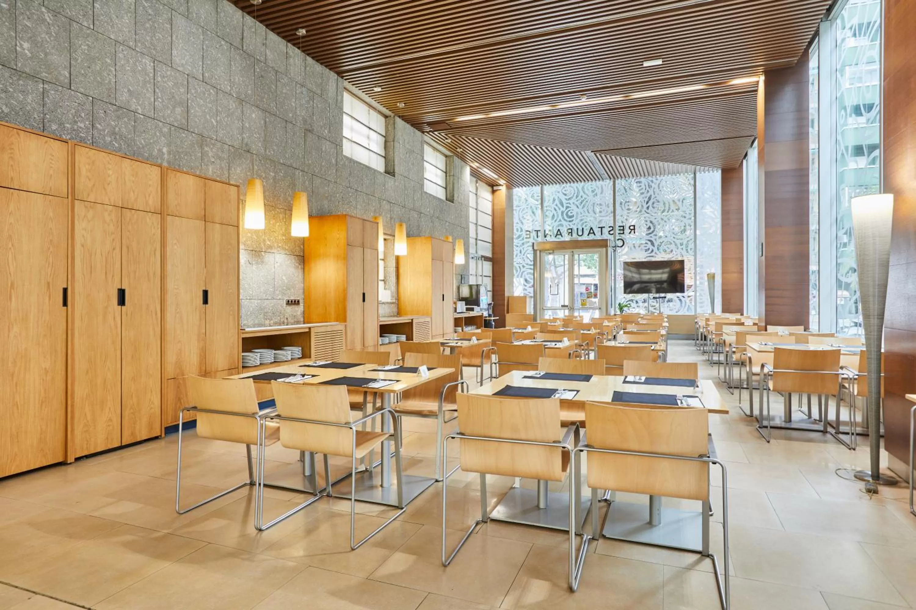 Restaurant/places to eat in Silken Puerta Valencia