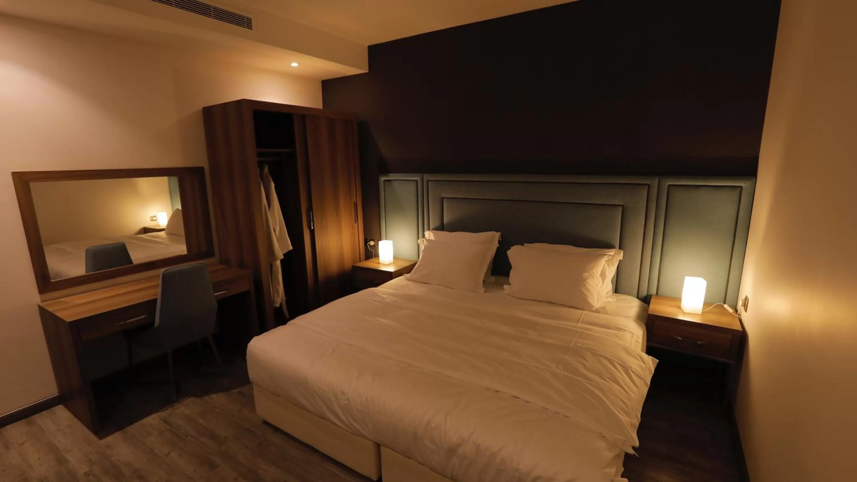 Bedroom, Bed in Stay Inn Suites