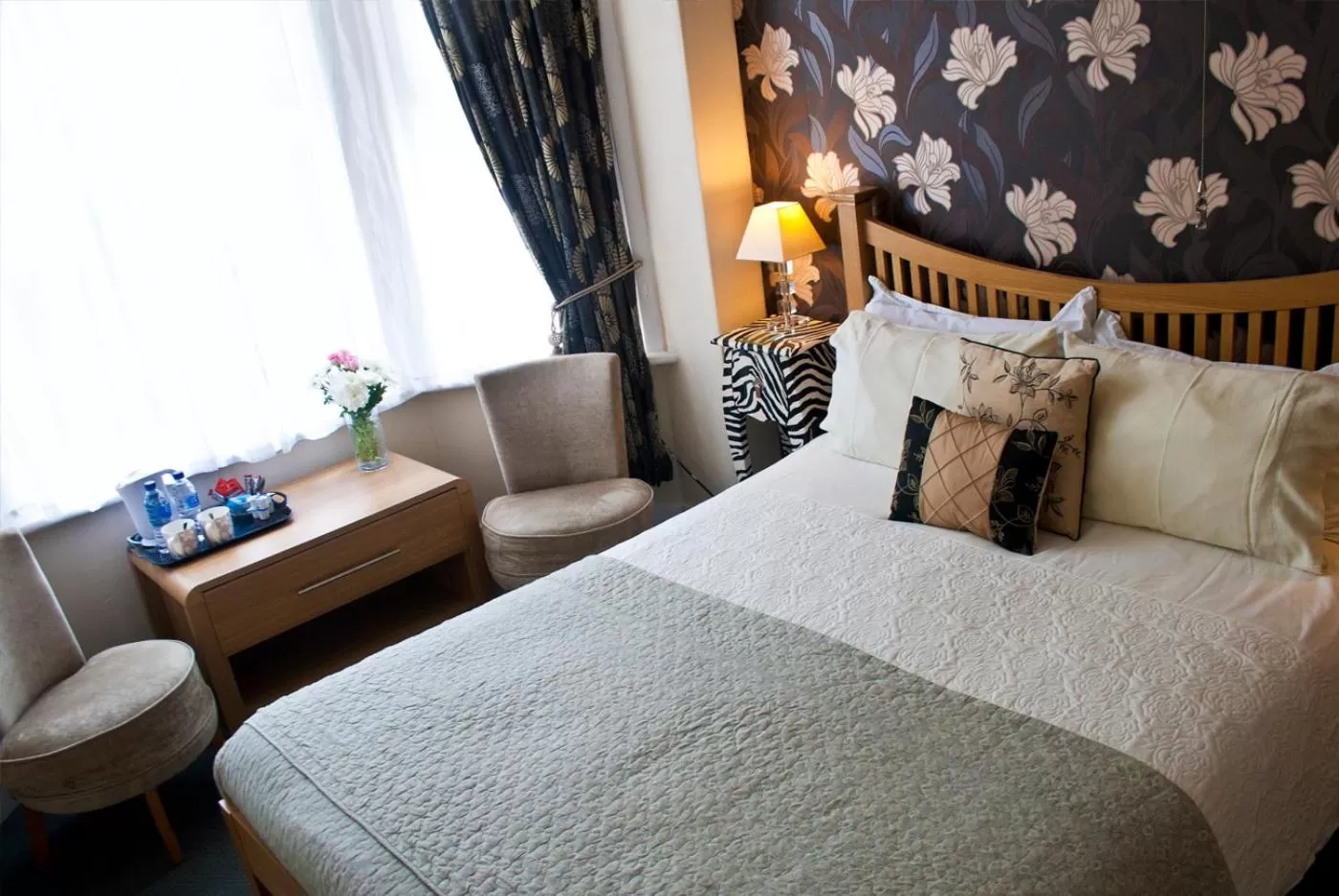 Bed in The Sherwood, No 11,