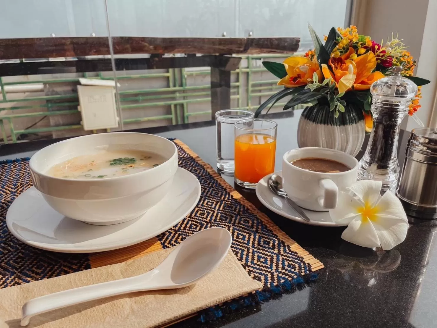 Asian breakfast in Hotel De Khuvieng